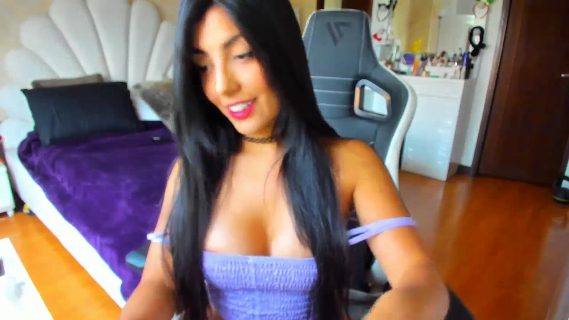 Gallery image thumbnail from leyla_blue's myfreecams stream on, 01/27/2024, 17:05 image 10 of 20
