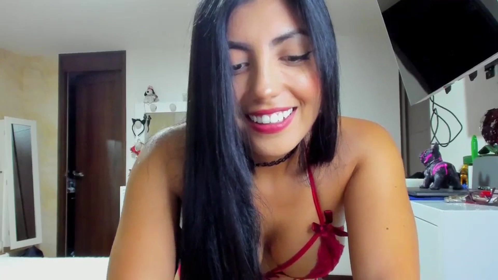 Gallery image thumbnail from leyla_blue's myfreecams stream on, 01/30/2024, 03:36 image 3 of 20