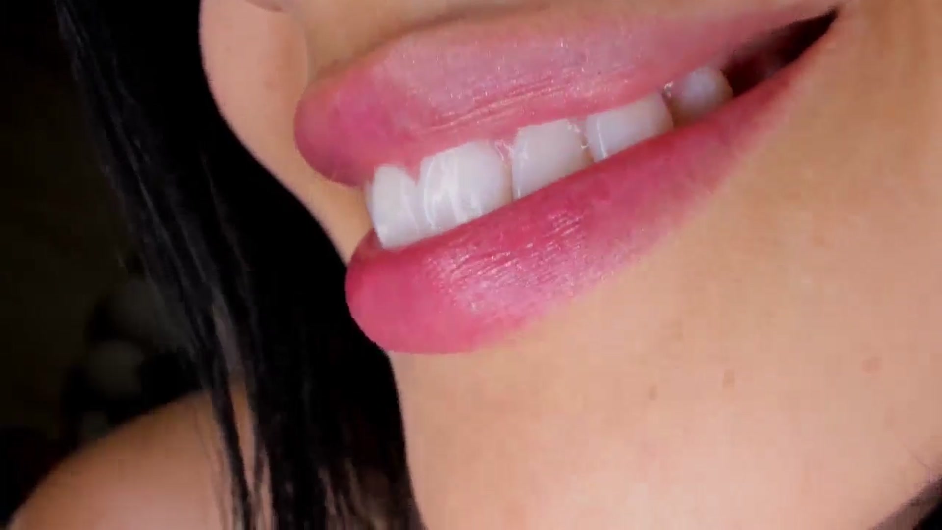 Gallery image thumbnail from leyla_blue's myfreecams stream on, 06/25/2024, 24:12 image 20 of 20