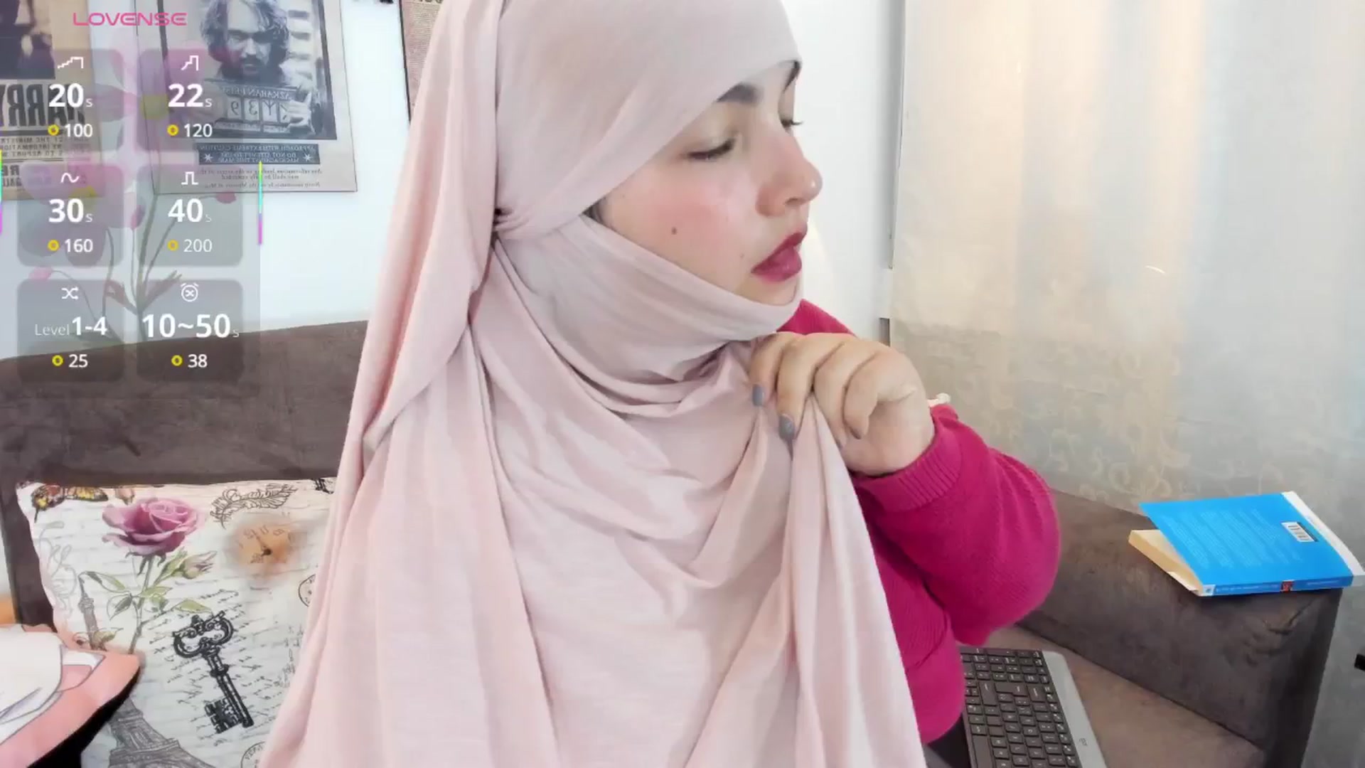 Gallery image thumbnail from liah01's myfreecams stream on, 04/14/2025, 22:35 image 19 of 20