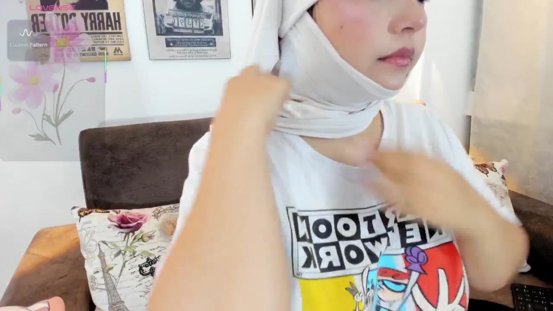Gallery image thumbnail from liah01's myfreecams stream on, 04/20/2025, 11:35 image 14 of 20