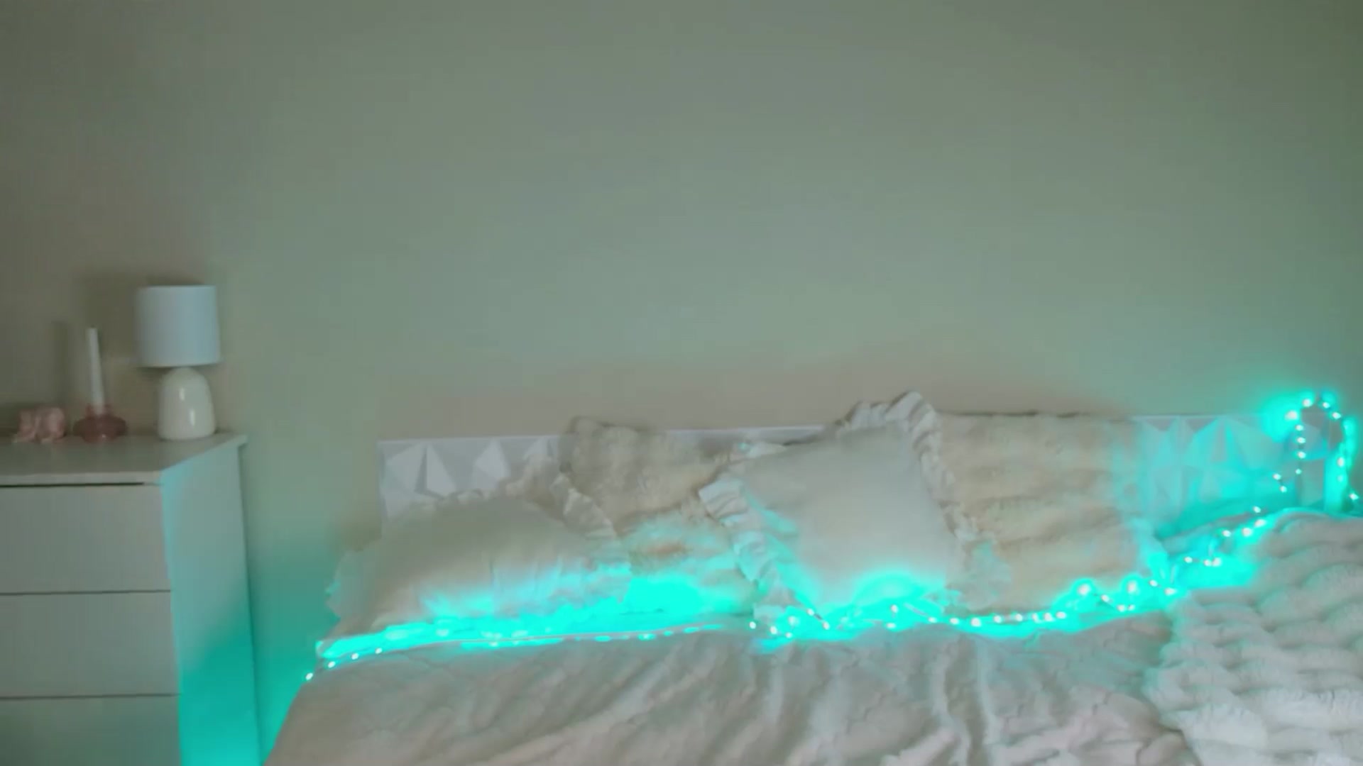 Gallery image thumbnail from liaxroze's myfreecams stream on, 04/06/2026, 18:30 image 14 of 20