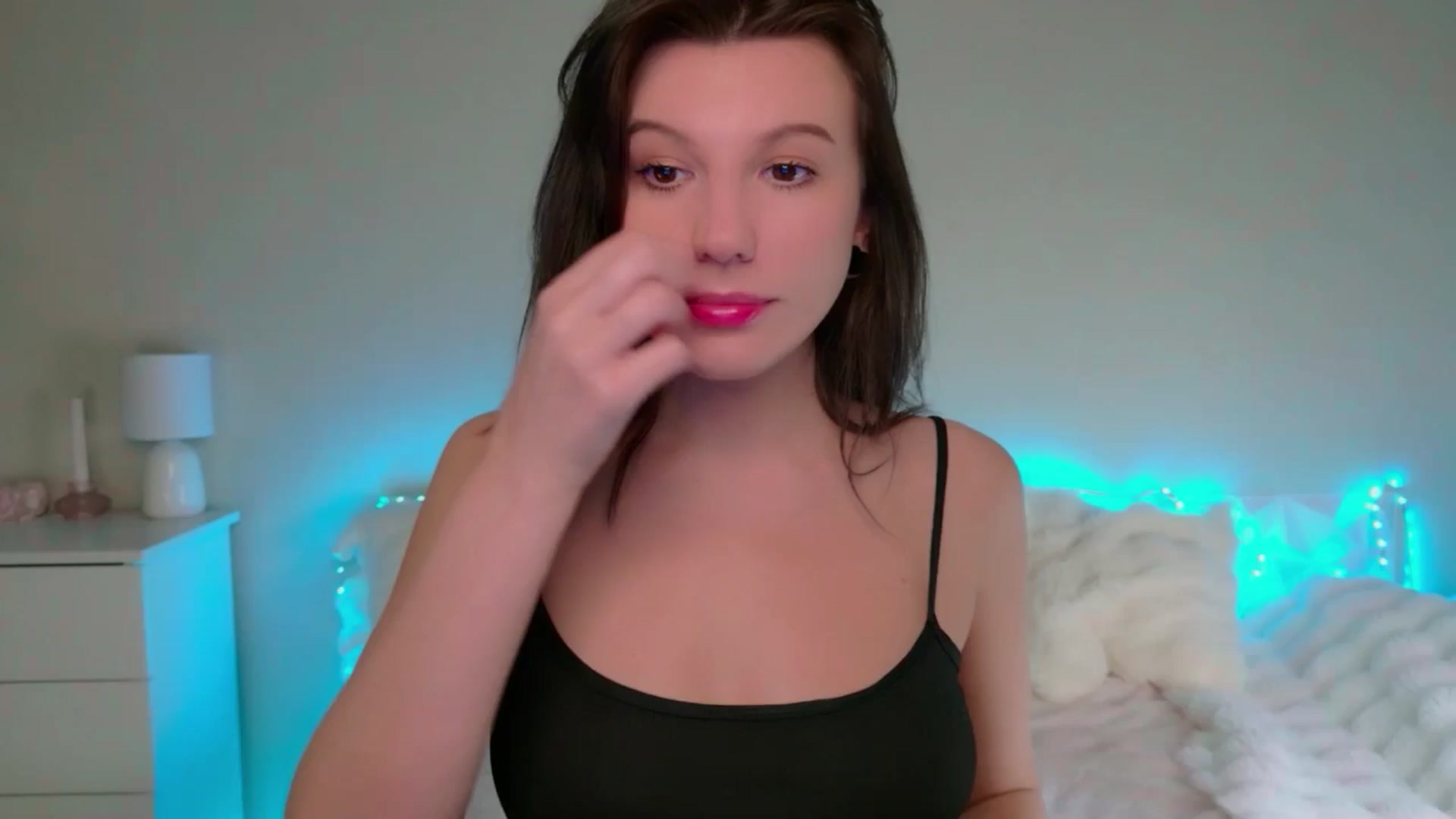 Gallery image thumbnail from liaxroze's myfreecams stream on, 04/07/2026, 10:17 image 1 of 20