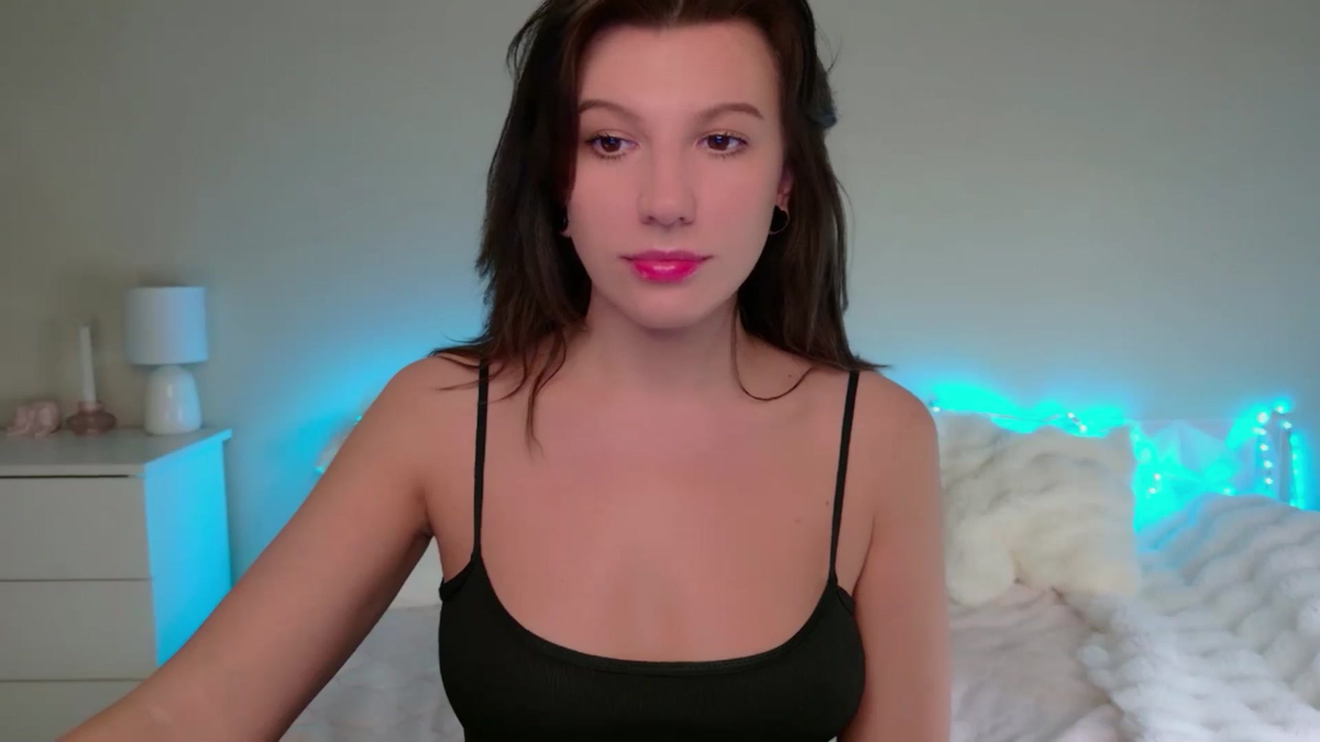 Gallery image thumbnail from liaxroze's myfreecams stream on, 04/07/2026, 10:17 image 4 of 20