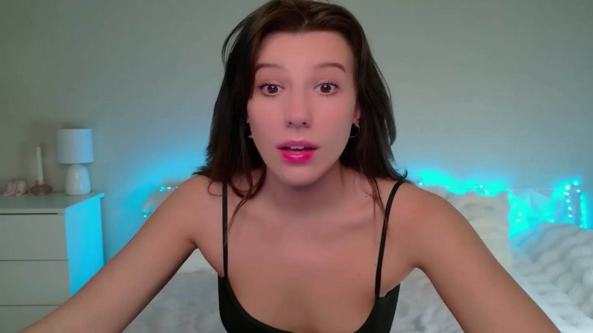 Gallery image thumbnail from liaxroze's myfreecams stream on, 04/07/2026, 10:17 image 7 of 20
