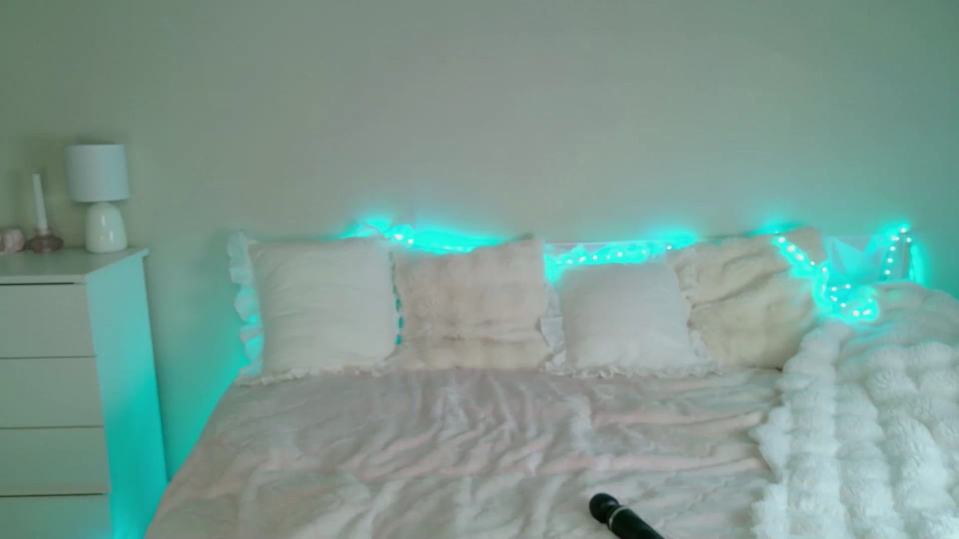 Gallery image thumbnail from liaxroze's myfreecams stream on, 04/08/2026, 14:00 image 8 of 20