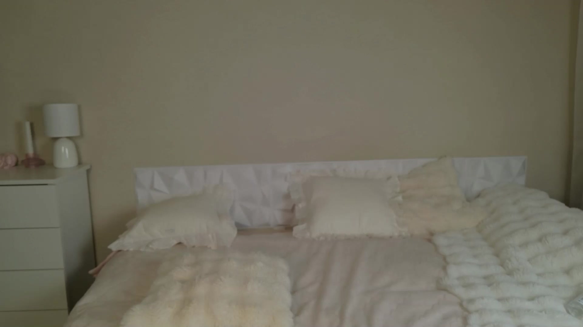 Gallery image thumbnail from liaxroze's myfreecams stream on, 04/13/2026, 17:30 image 14 of 20