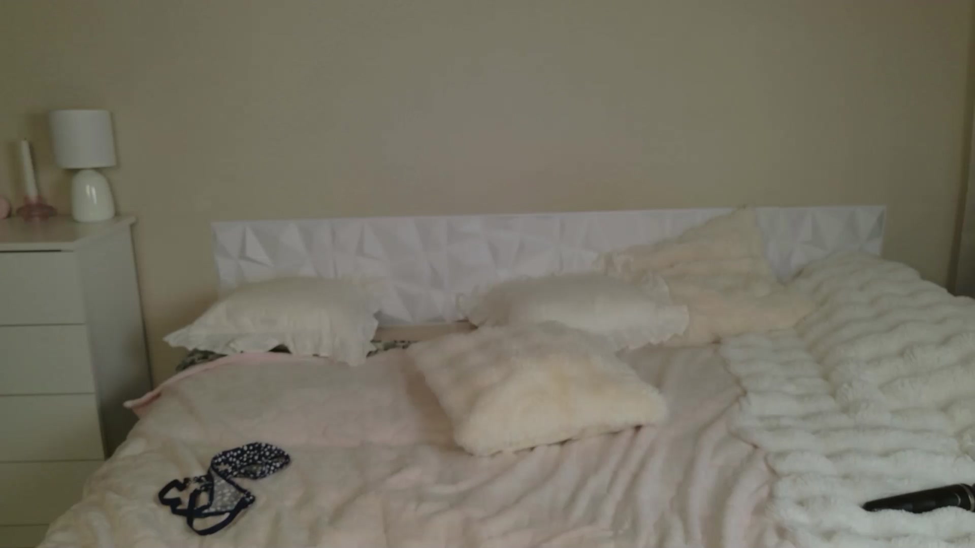 Gallery image thumbnail from liaxroze's myfreecams stream on, 04/13/2026, 18:18 image 9 of 20