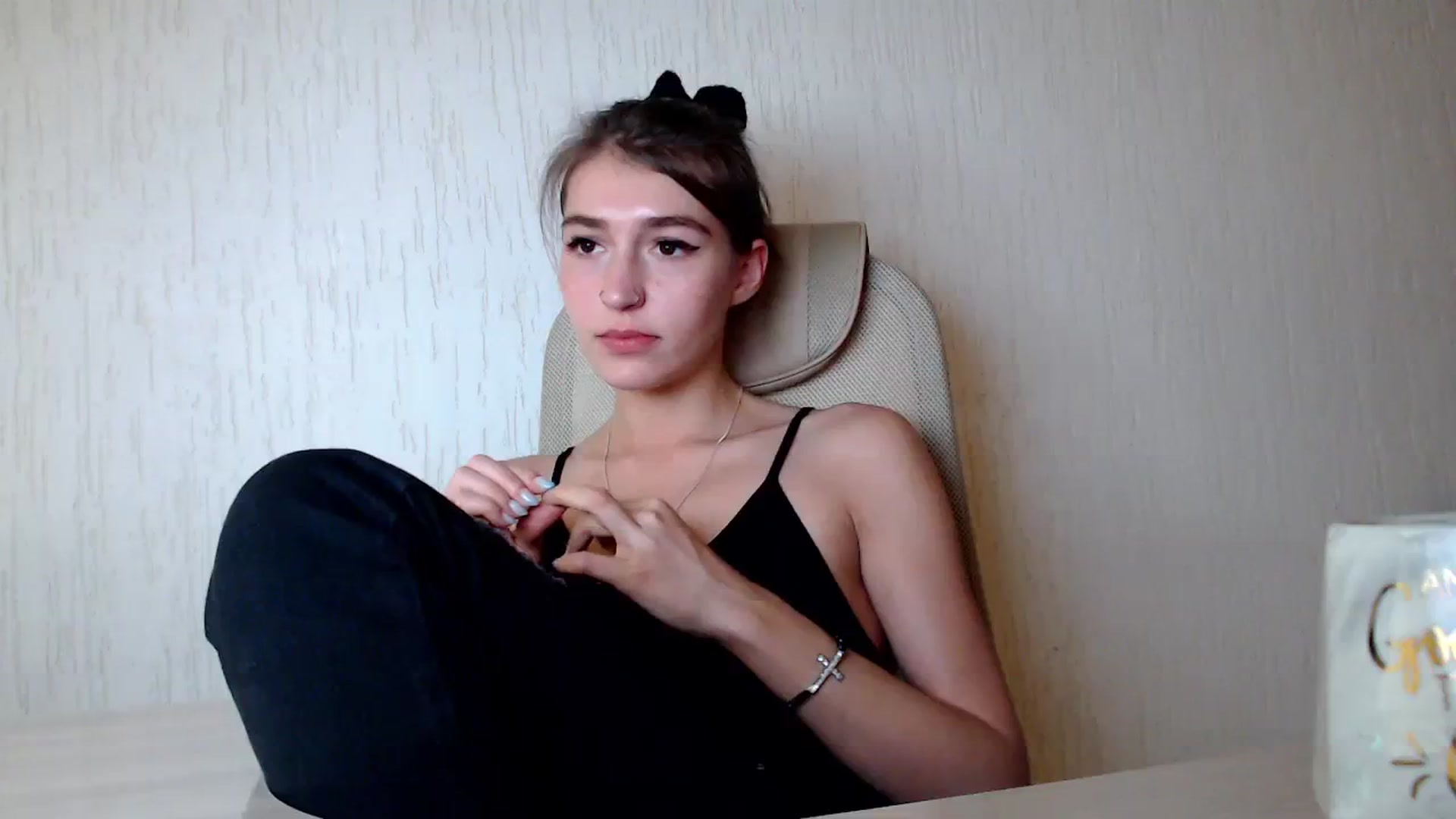 Gallery image thumbnail from lifethebest's myfreecams stream on, 10/03/2023, 07:55 image 18 of 20