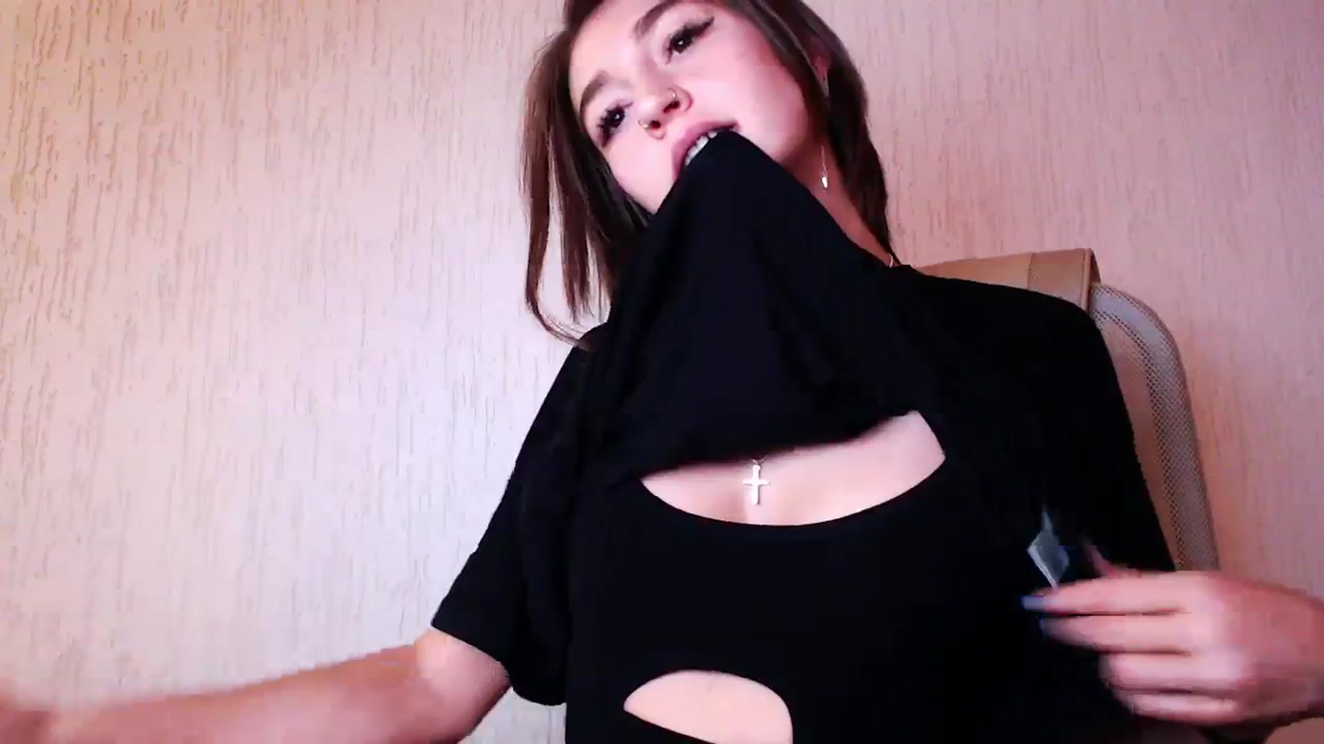 Gallery image thumbnail from lifethebest's myfreecams stream on, 10/04/2023, 08:14 image 4 of 20