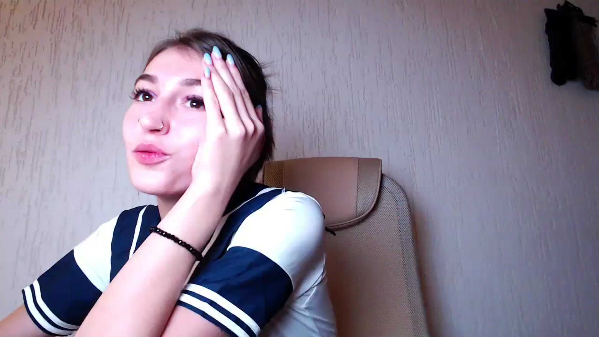 Gallery image thumbnail from lifethebest's myfreecams stream on, 10/11/2023, 08:18 image 8 of 20