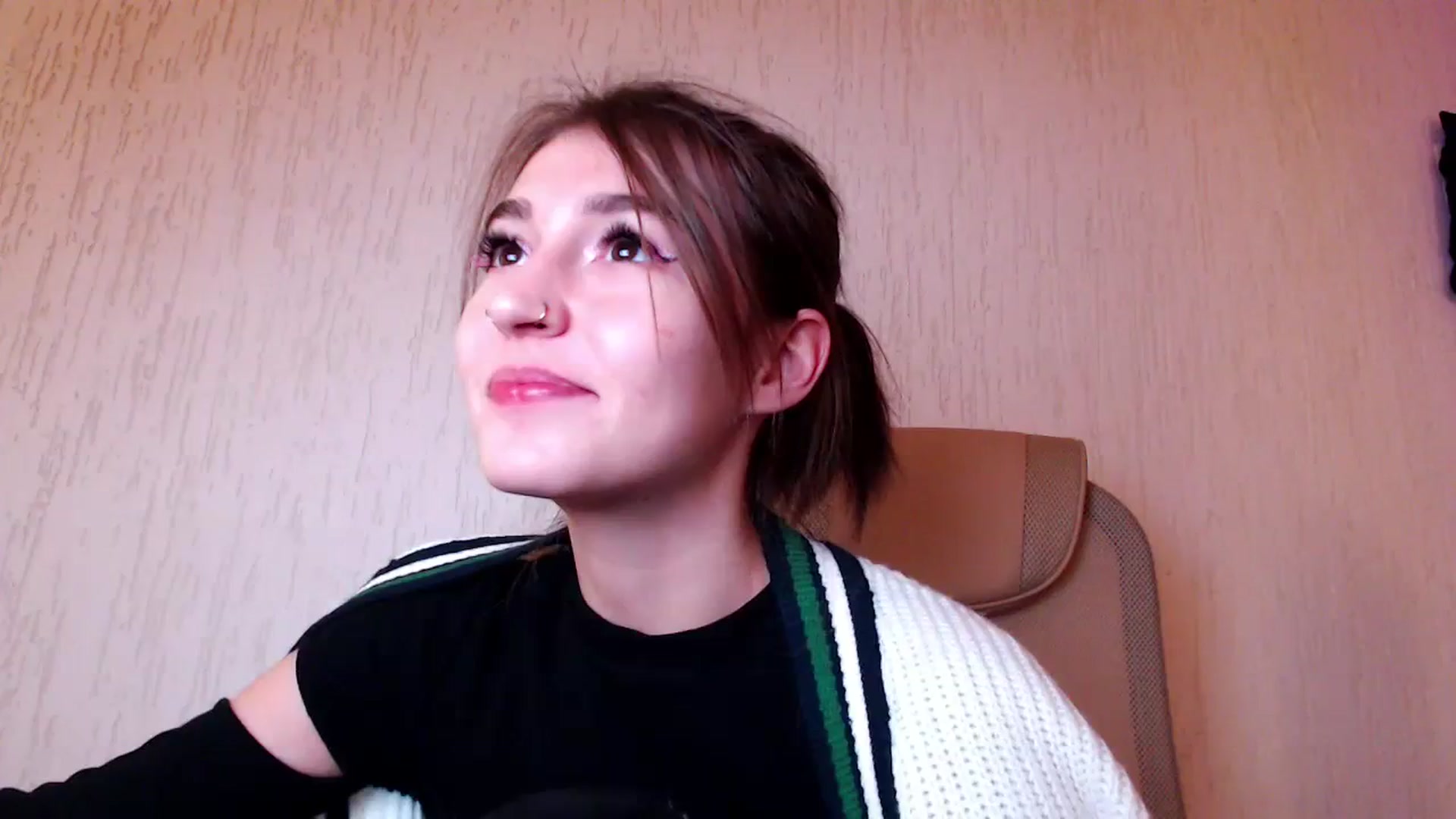 Gallery image thumbnail from lifethebest's myfreecams stream on, 10/18/2023, 09:22 image 5 of 20
