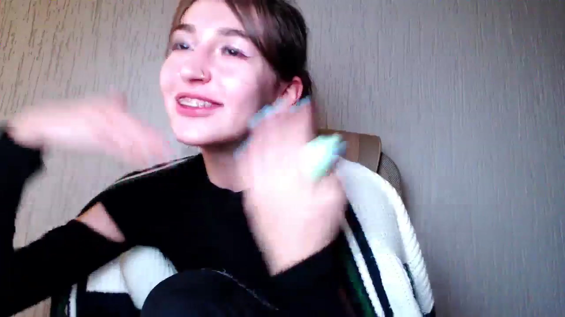 Gallery image thumbnail from lifethebest's myfreecams stream on, 10/18/2023, 09:22 image 12 of 20