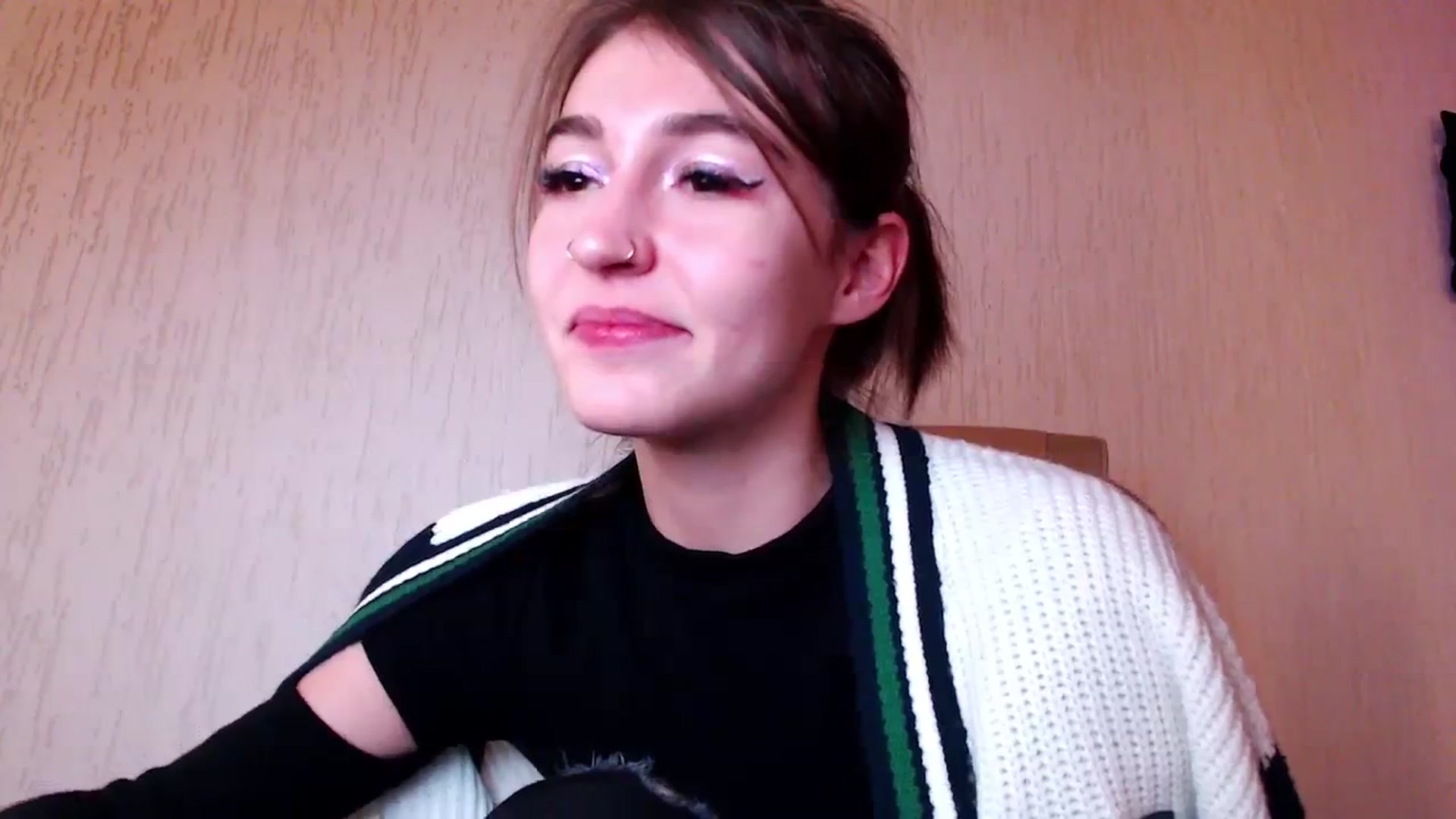 Gallery image thumbnail from lifethebest's myfreecams stream on, 10/18/2023, 09:22 image 3 of 20