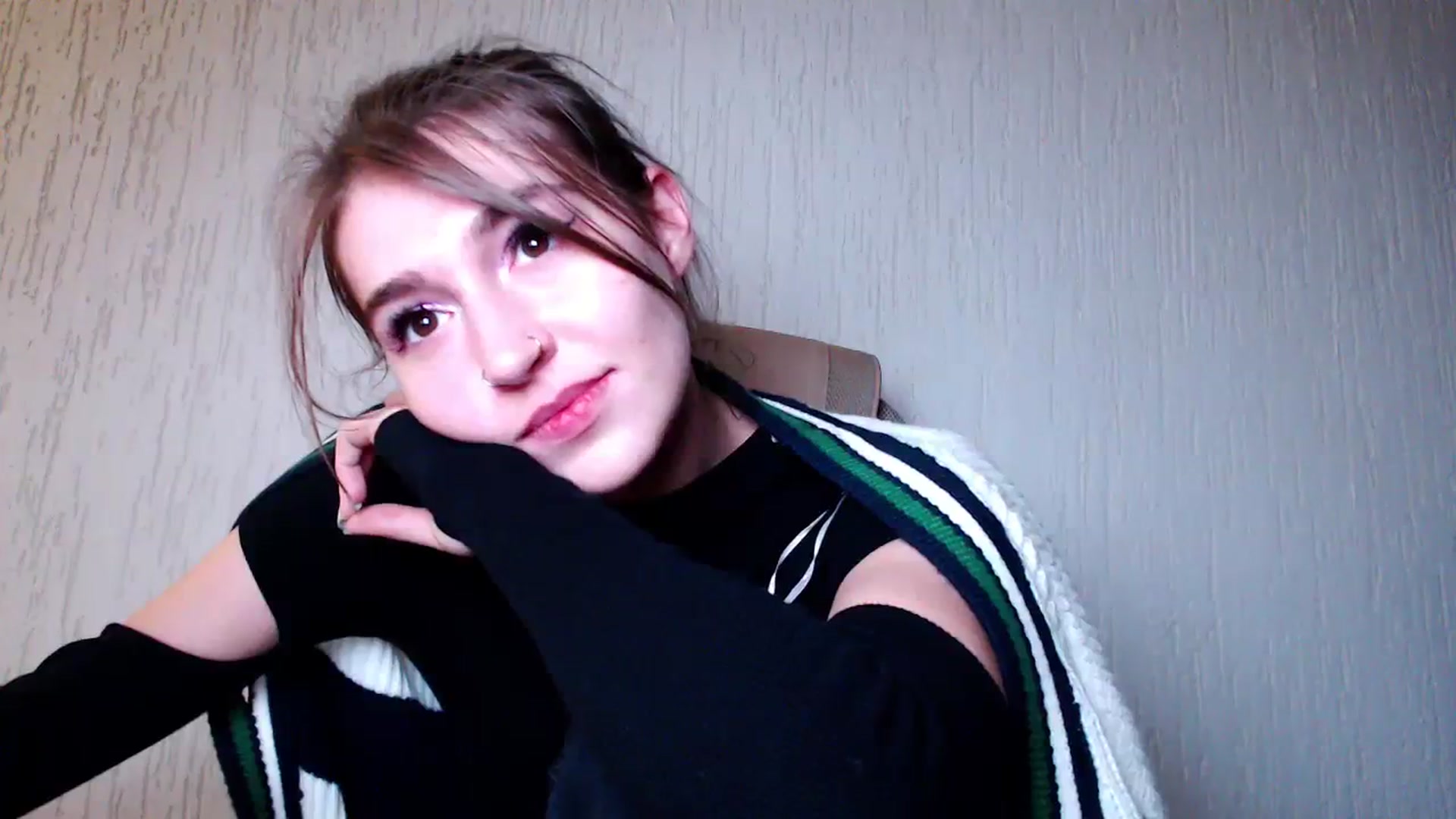 Gallery image thumbnail from lifethebest's myfreecams stream on, 10/18/2023, 09:22 image 18 of 20