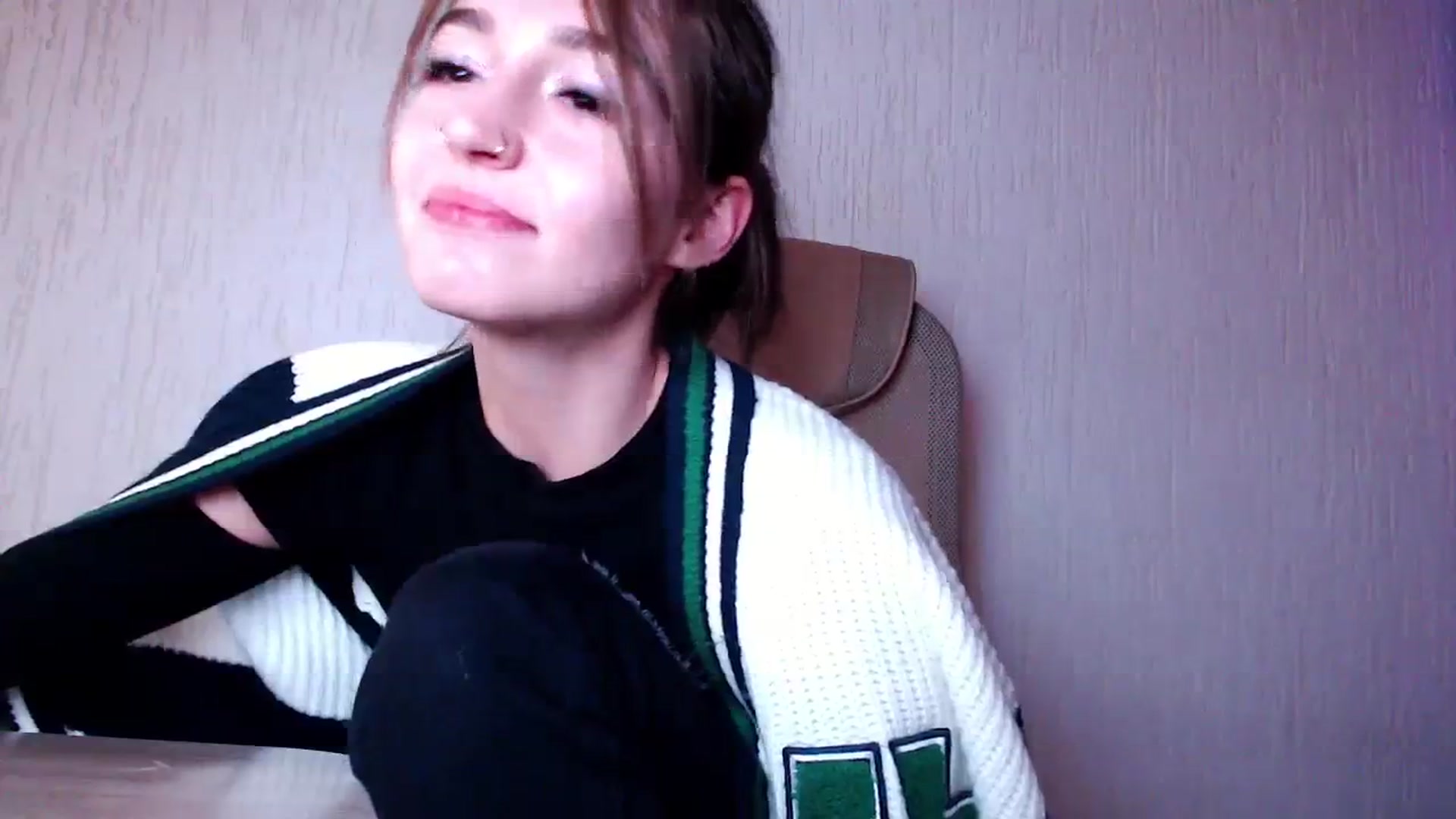 Gallery image thumbnail from lifethebest's myfreecams stream on, 10/18/2023, 09:22 image 8 of 20