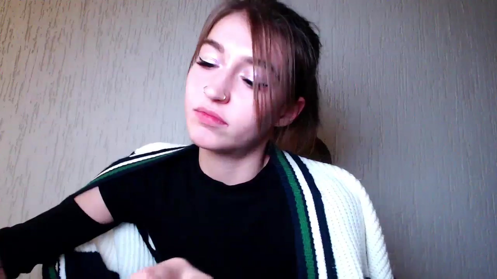 Gallery image thumbnail from lifethebest's myfreecams stream on, 10/18/2023, 09:22 image 13 of 20