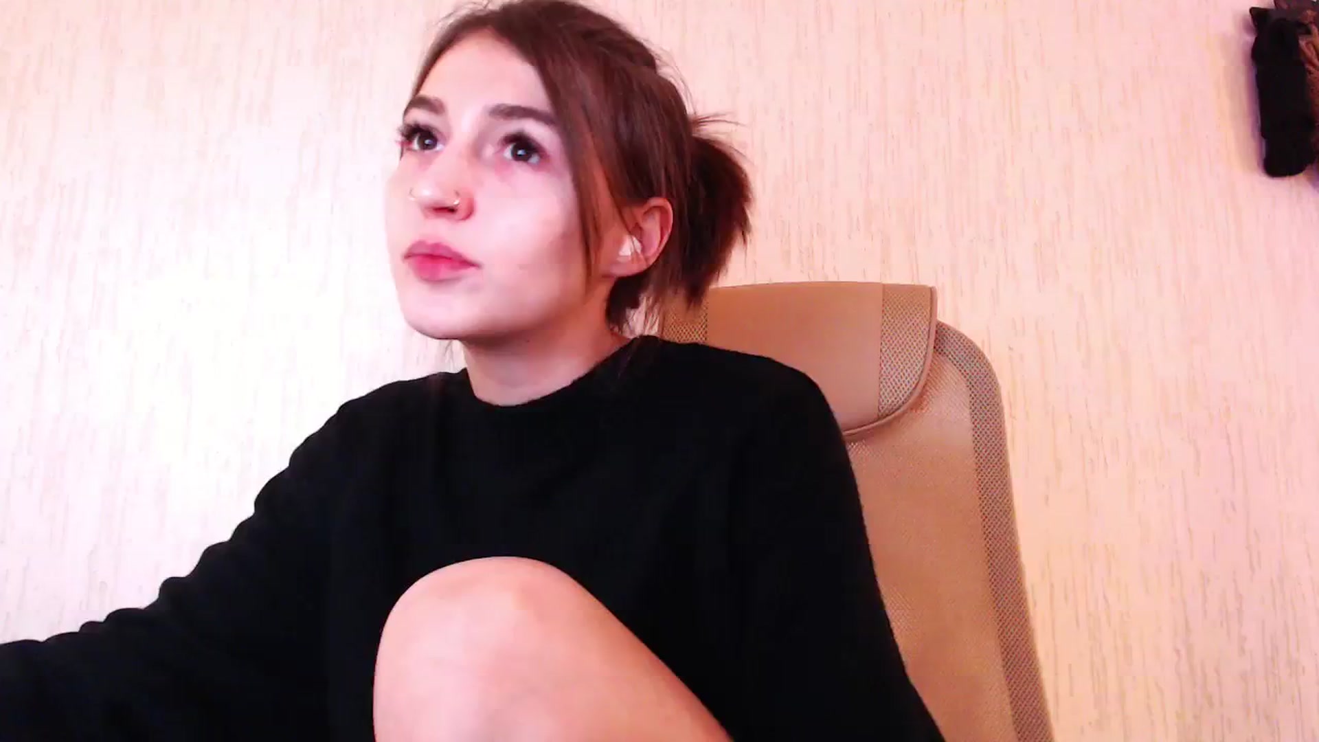 Gallery image thumbnail from lifethebest's myfreecams stream on, 10/23/2023, 08:06 image 15 of 20