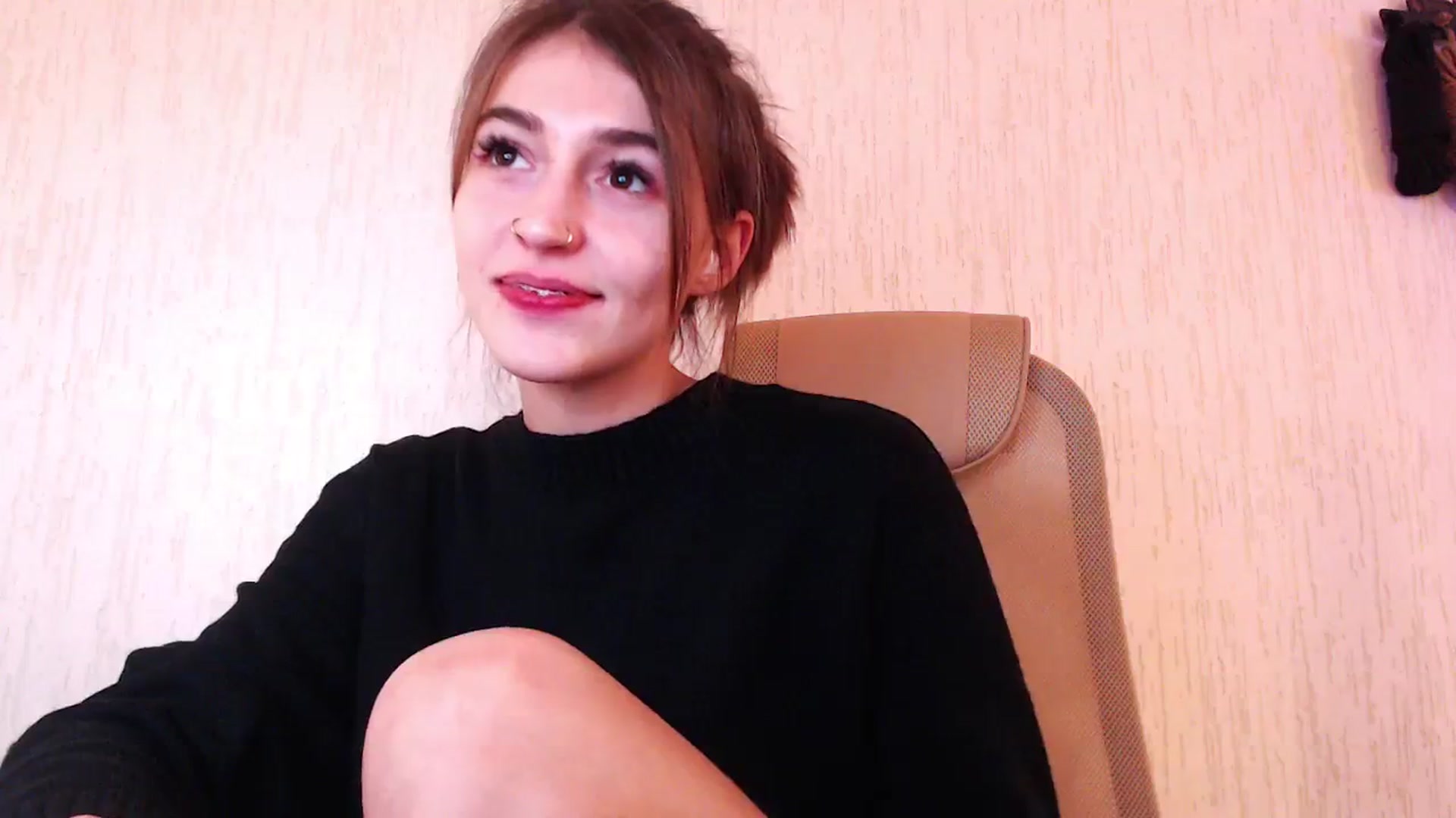 Gallery image thumbnail from lifethebest's myfreecams stream on, 10/23/2023, 08:06 image 16 of 20
