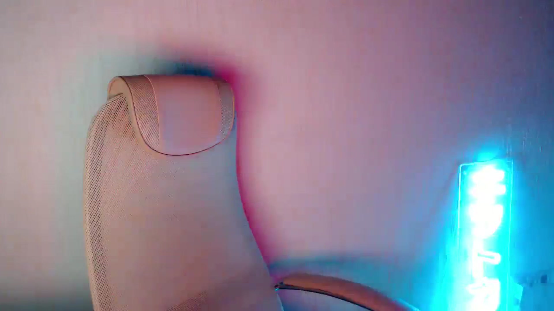Gallery image thumbnail from lifethebest's myfreecams stream on, 10/31/2023, 07:40 image 15 of 20