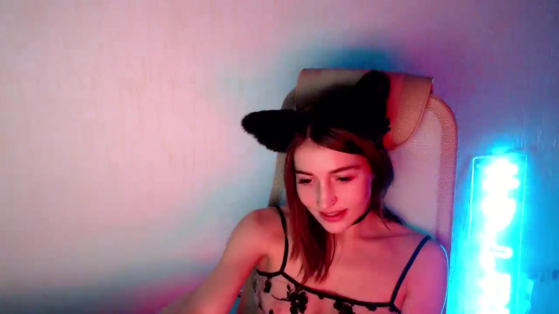 Gallery image thumbnail from lifethebest's myfreecams stream on, 10/31/2023, 08:10 image 5 of 20