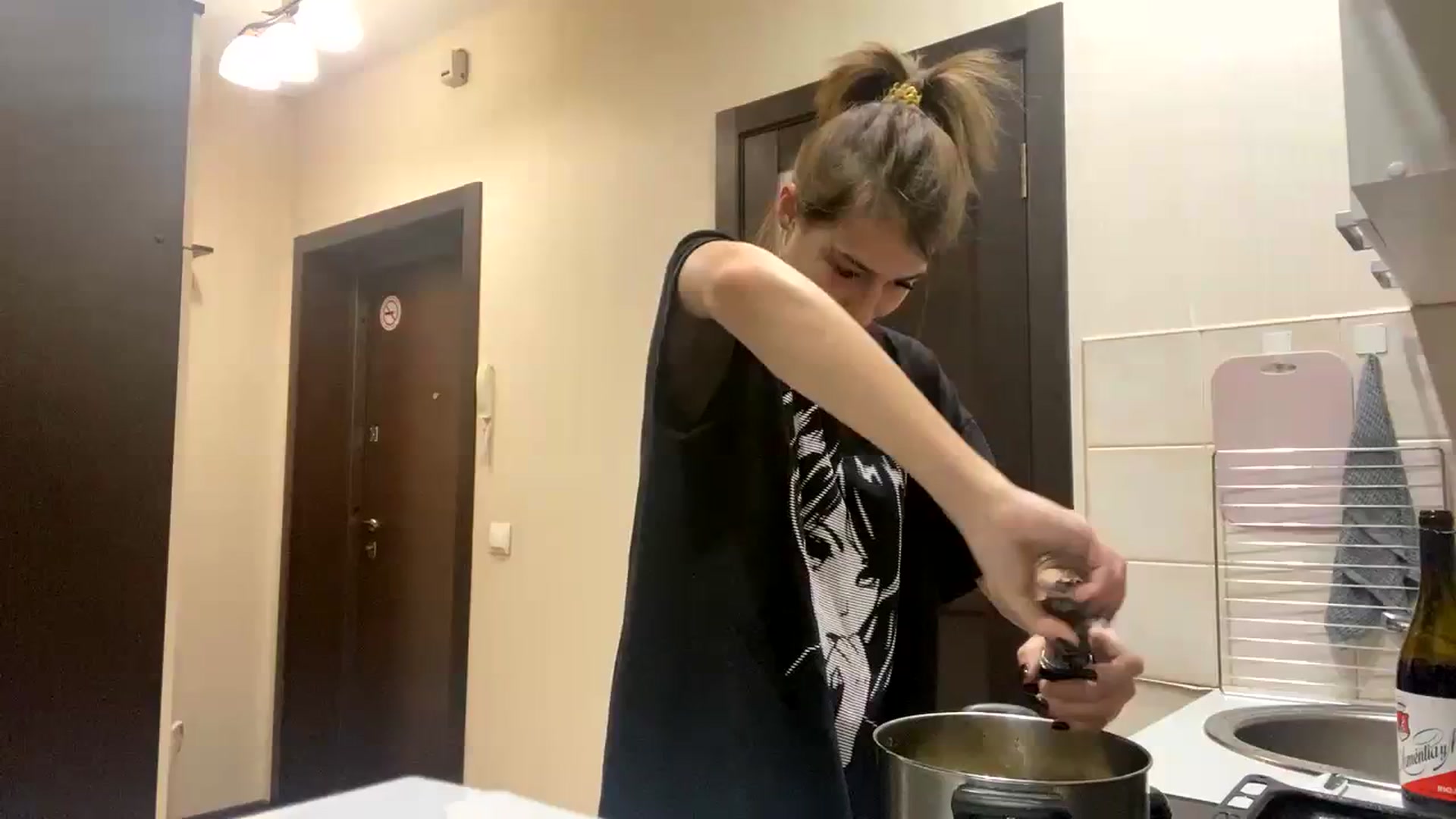 Gallery image thumbnail from lifethebest's myfreecams stream on, 11/08/2023, 12:18 image 18 of 20