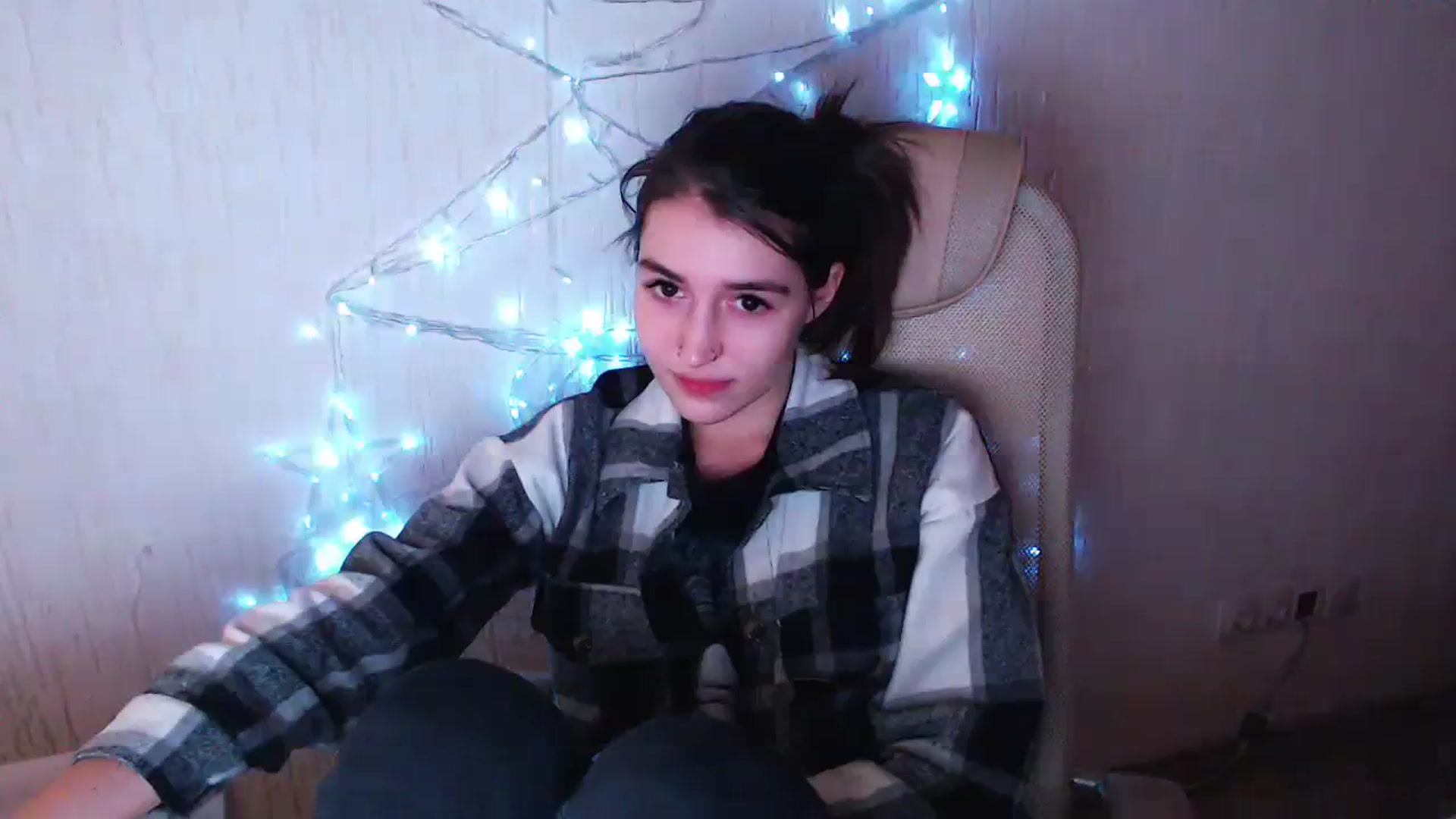 Gallery image thumbnail from lifethebest's myfreecams stream on, 01/18/2024, 03:39 image 1 of 20