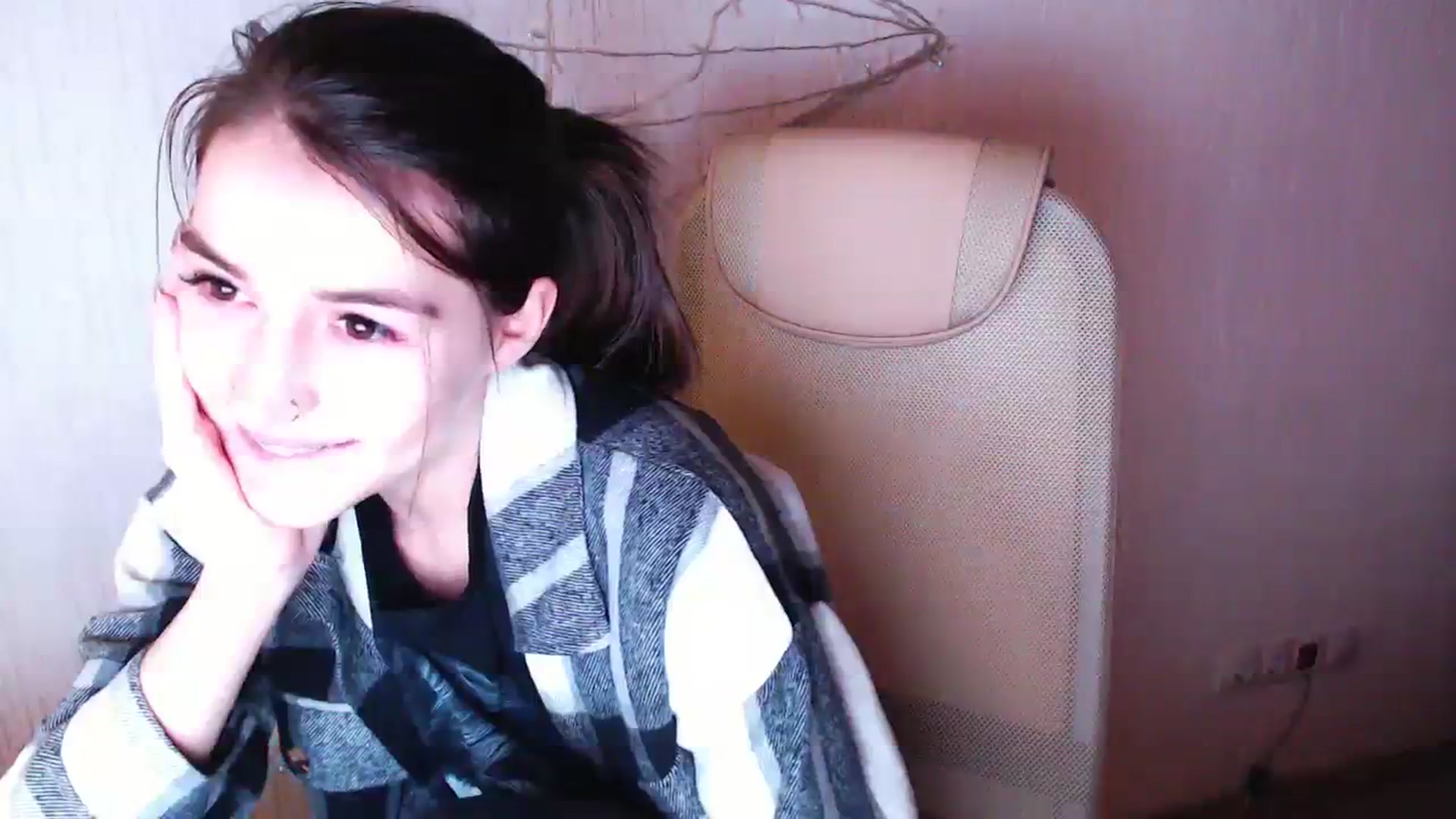 Gallery image thumbnail from lifethebest's myfreecams stream on, 01/18/2024, 03:39 image 7 of 20