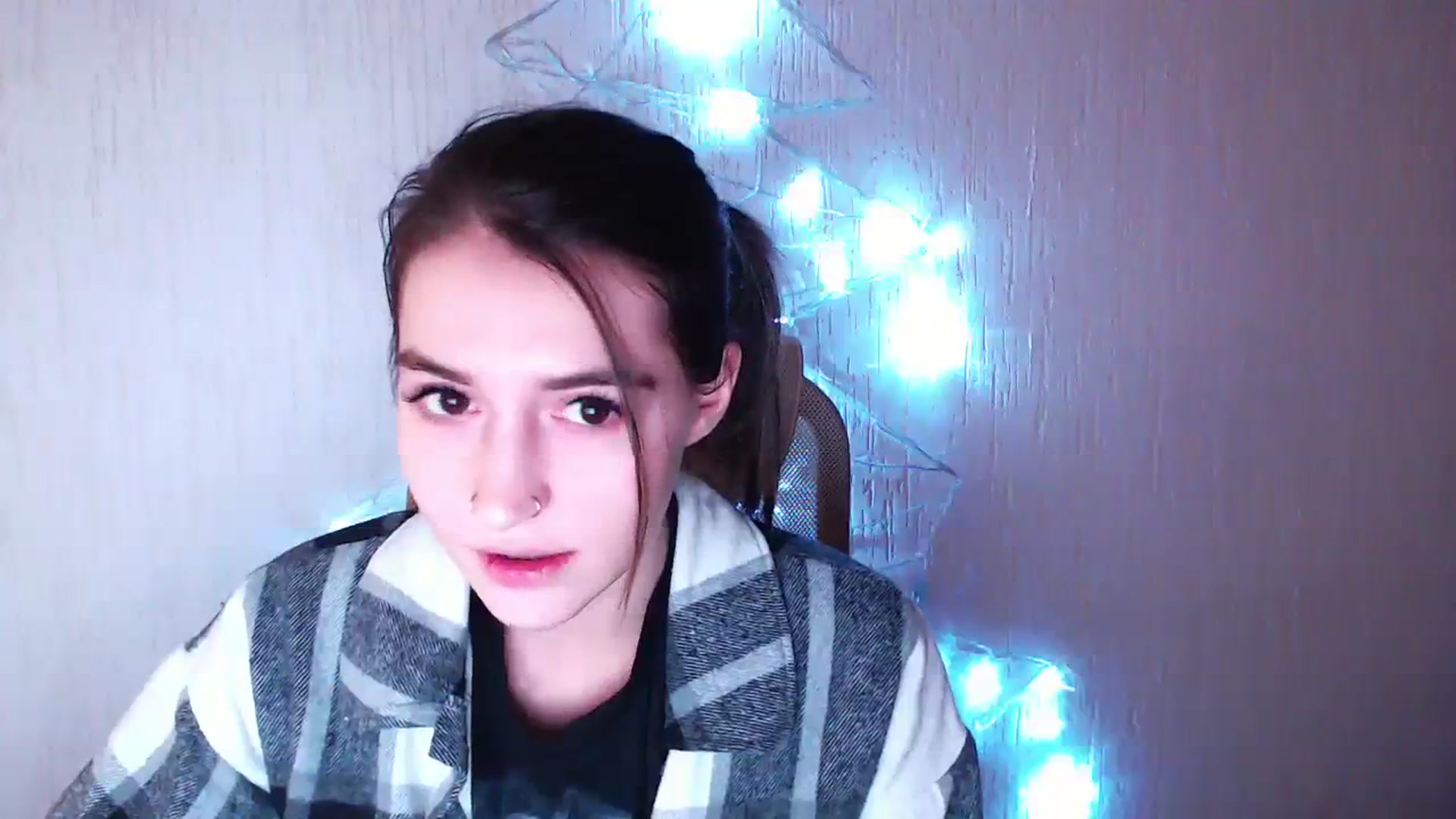 Gallery image thumbnail from lifethebest's myfreecams stream on, 01/18/2024, 03:39 image 15 of 20