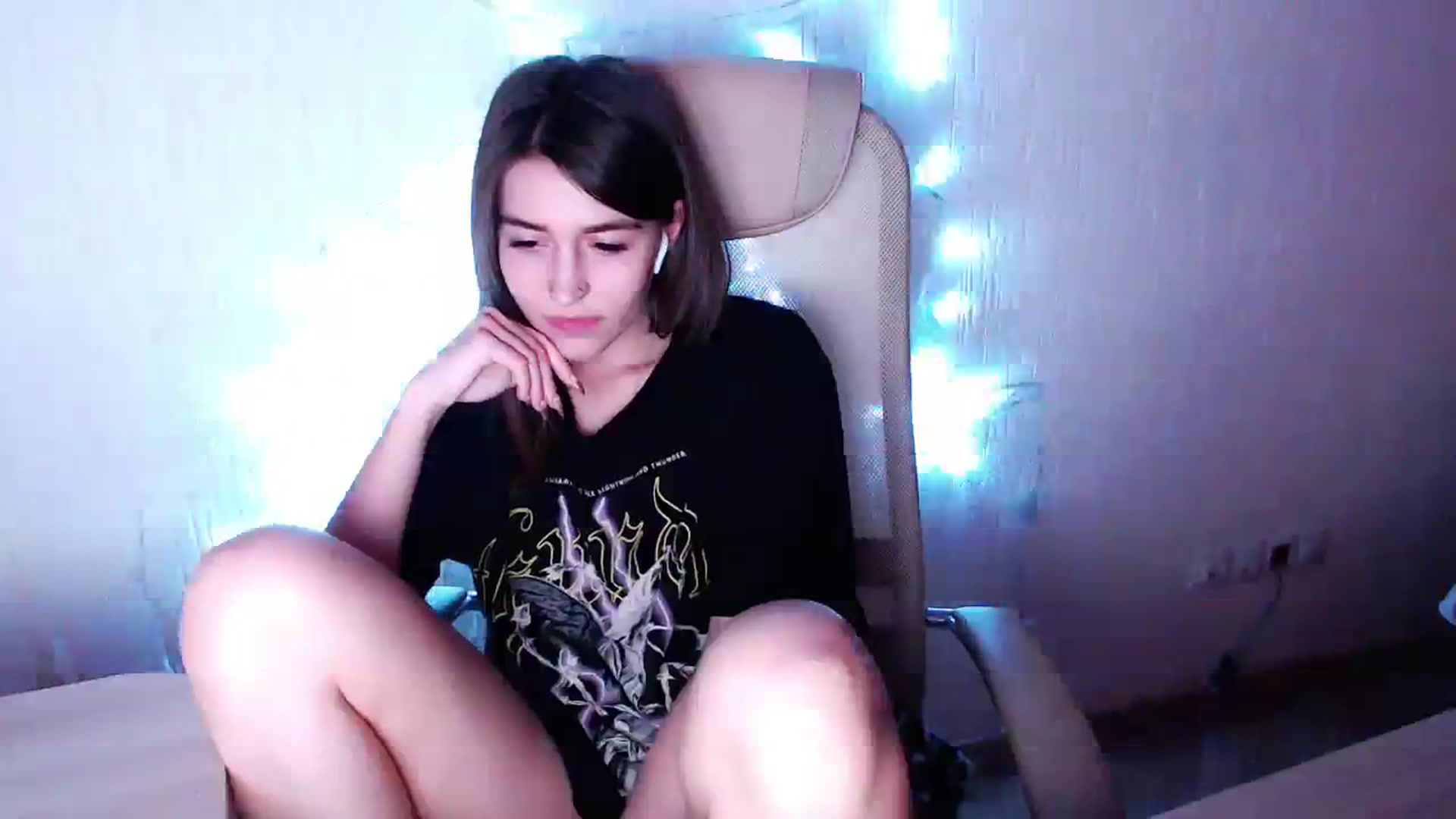 Gallery image thumbnail from lifethebest's myfreecams stream on, 01/21/2024, 08:02 image 7 of 20