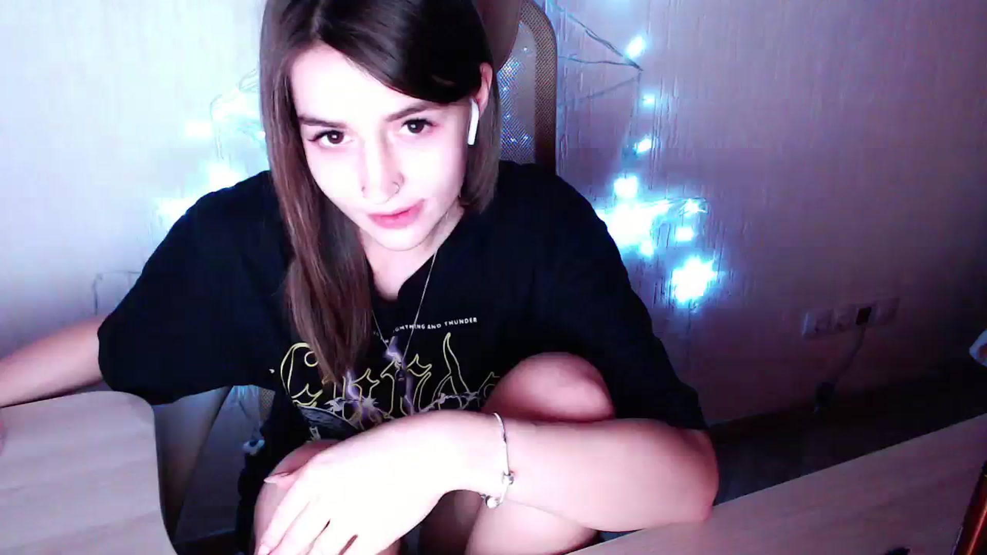 Gallery image thumbnail from lifethebest's myfreecams stream on, 01/21/2024, 08:02 image 19 of 20