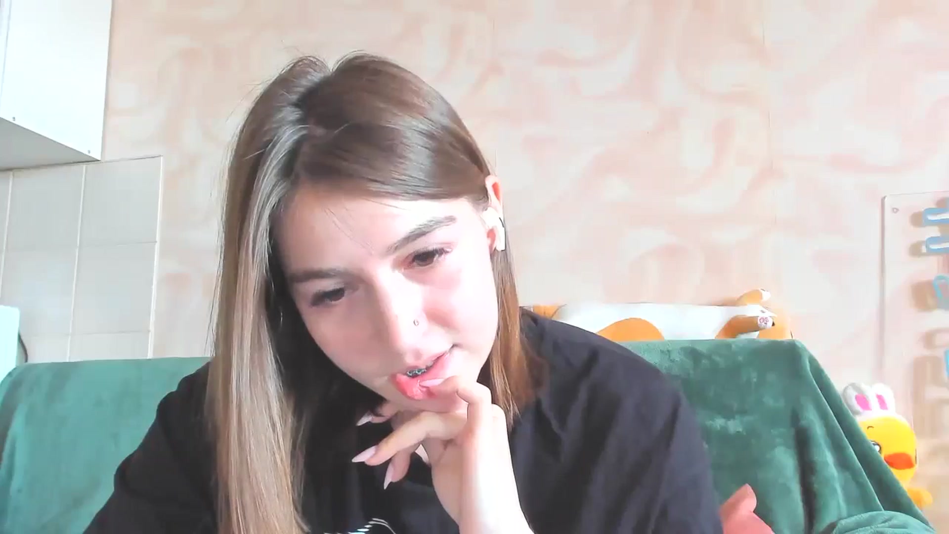 Gallery image thumbnail from lifethebest's myfreecams stream on, 05/06/2024, 04:17 image 16 of 20