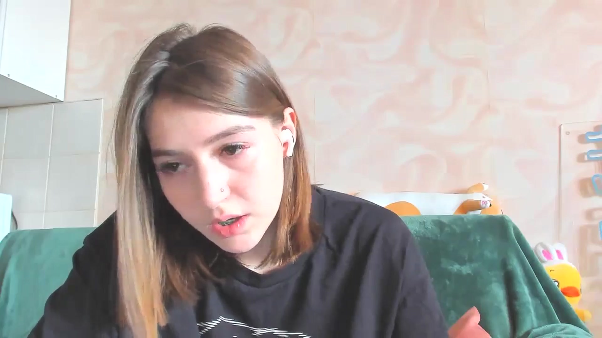 Gallery image thumbnail from lifethebest's myfreecams stream on, 05/06/2024, 04:17 image 17 of 20