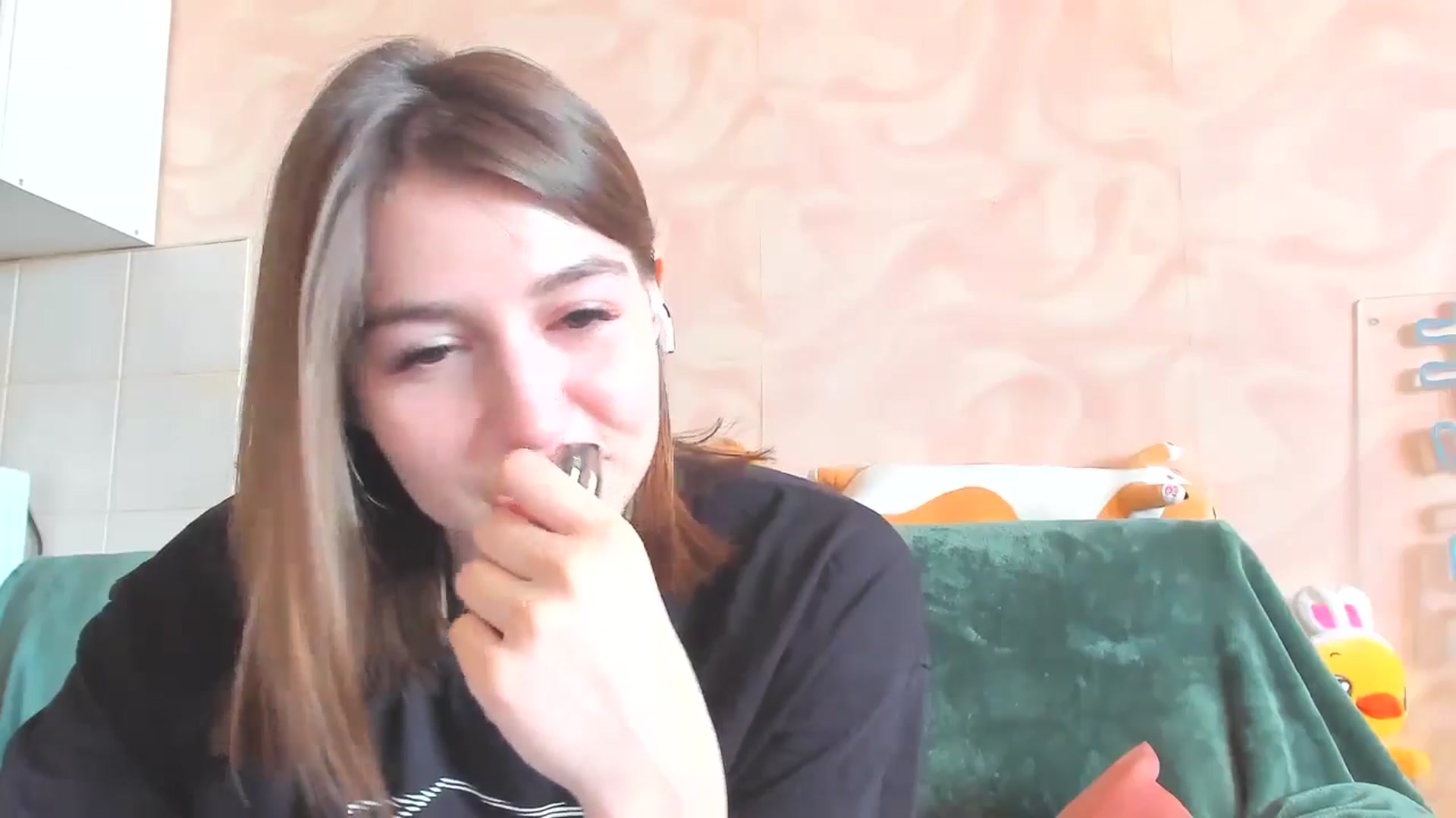 Gallery image thumbnail from lifethebest's myfreecams stream on, 05/06/2024, 04:17 image 5 of 20