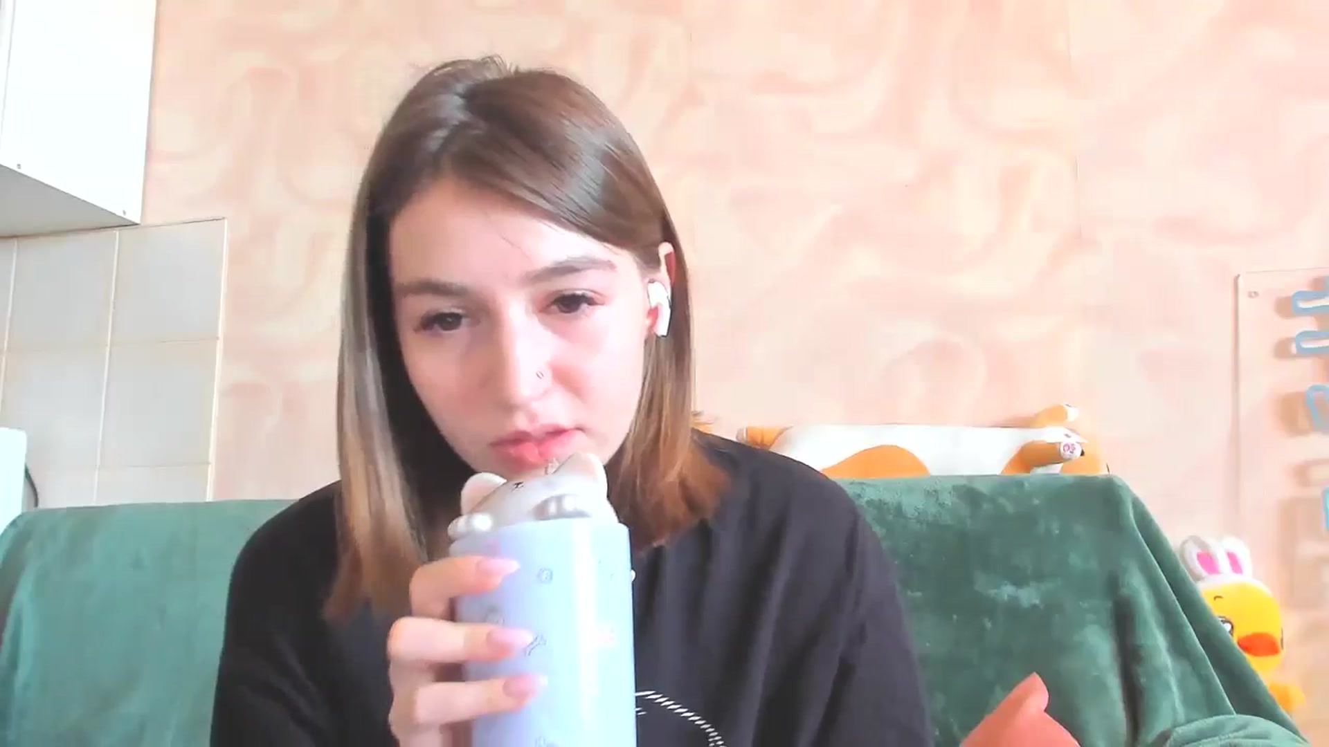 Gallery image thumbnail from lifethebest's myfreecams stream on, 05/06/2024, 04:17 image 10 of 20