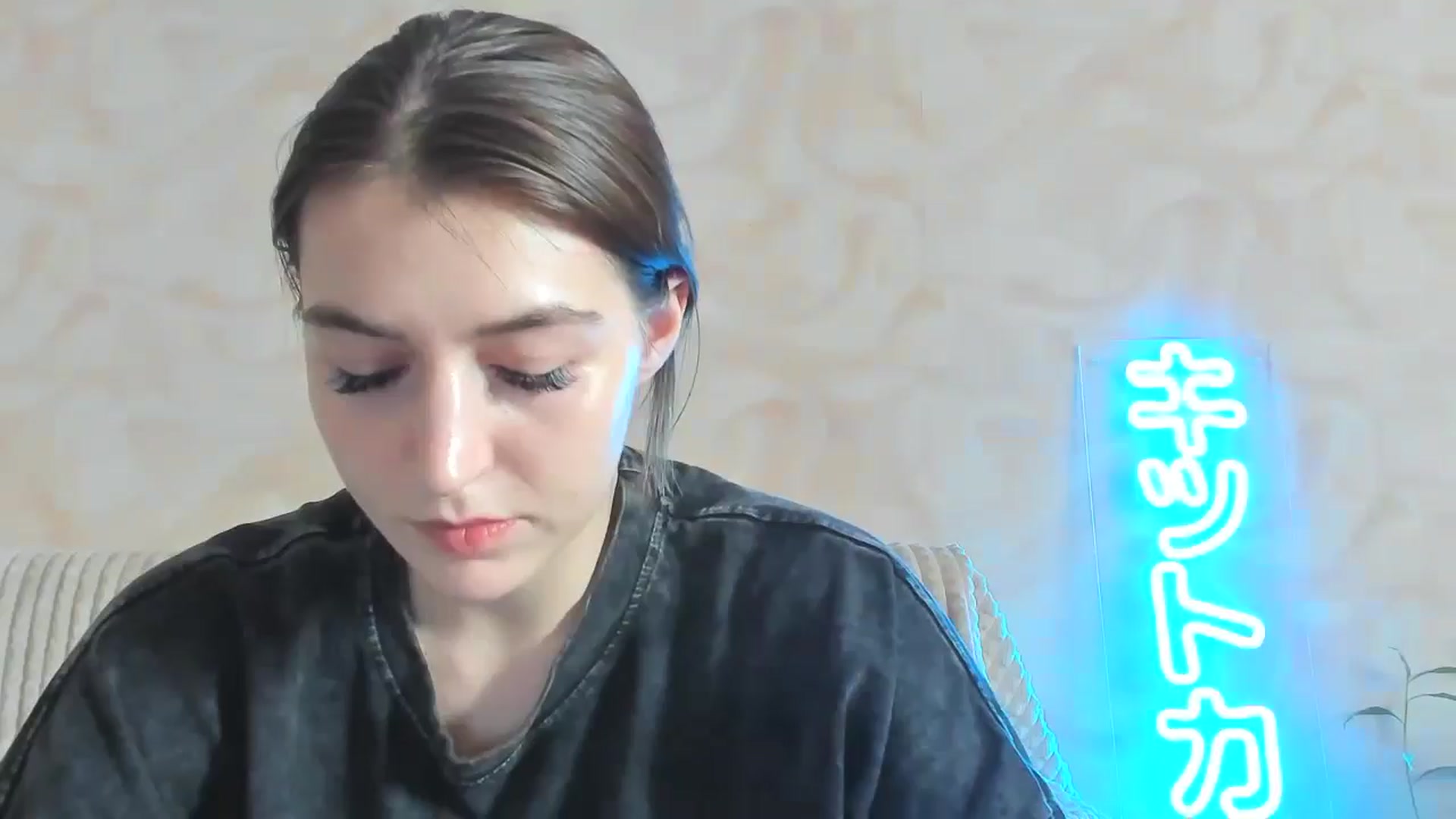 Gallery image thumbnail from lifethebest's myfreecams stream on, 05/30/2024, 07:18 image 12 of 20