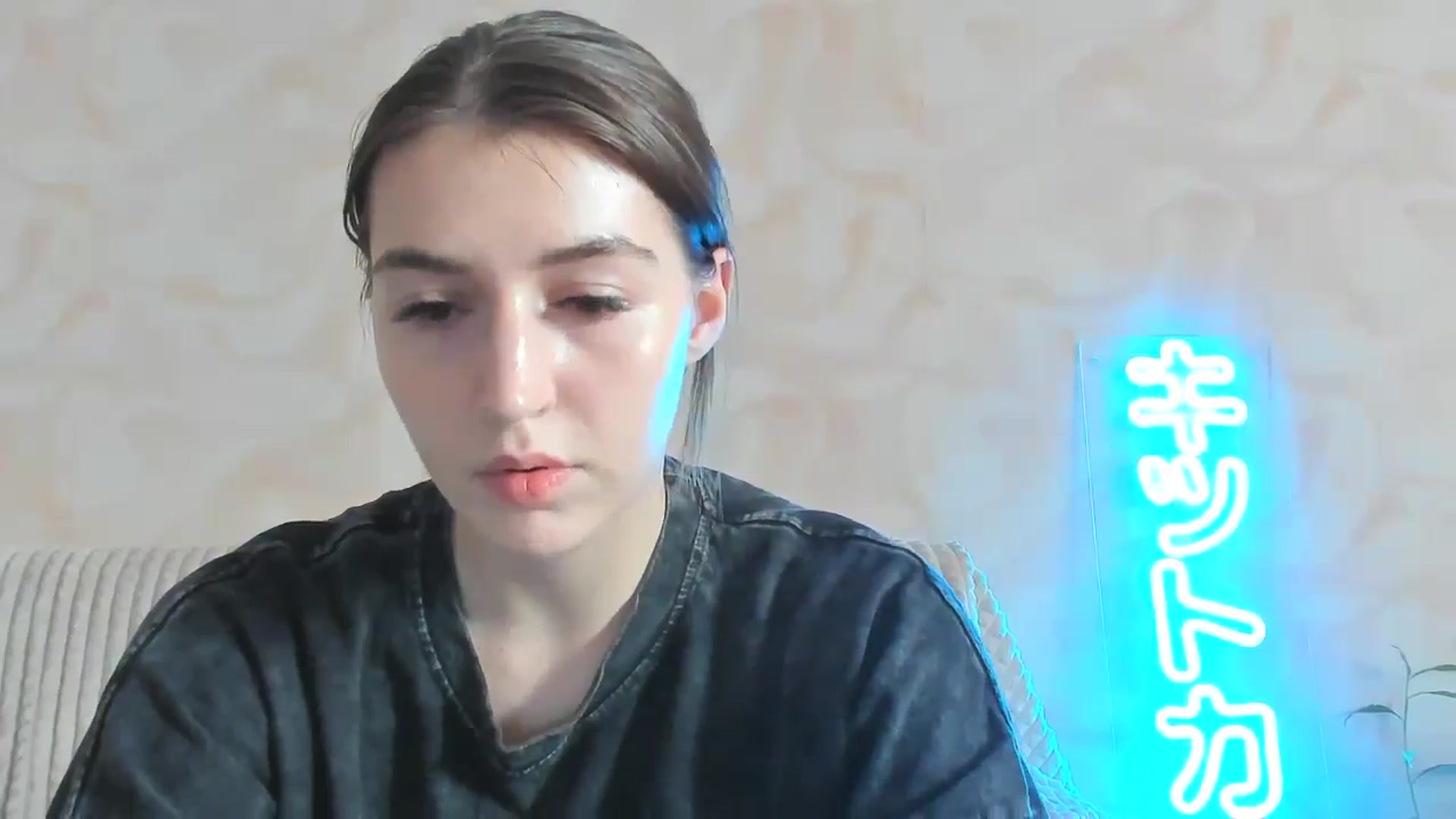 Gallery image thumbnail from lifethebest's myfreecams stream on, 05/30/2024, 07:18 image 16 of 20