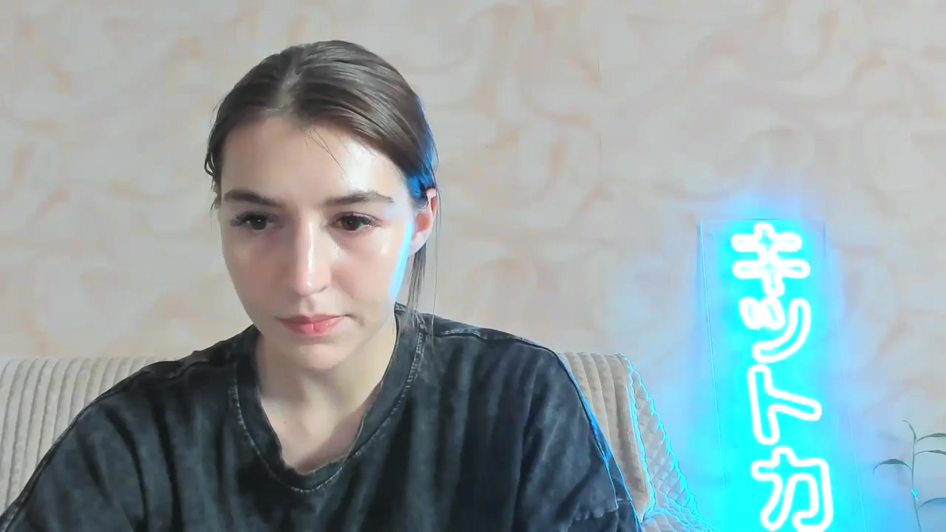 Gallery image thumbnail from lifethebest's myfreecams stream on, 05/30/2024, 07:18 image 18 of 20