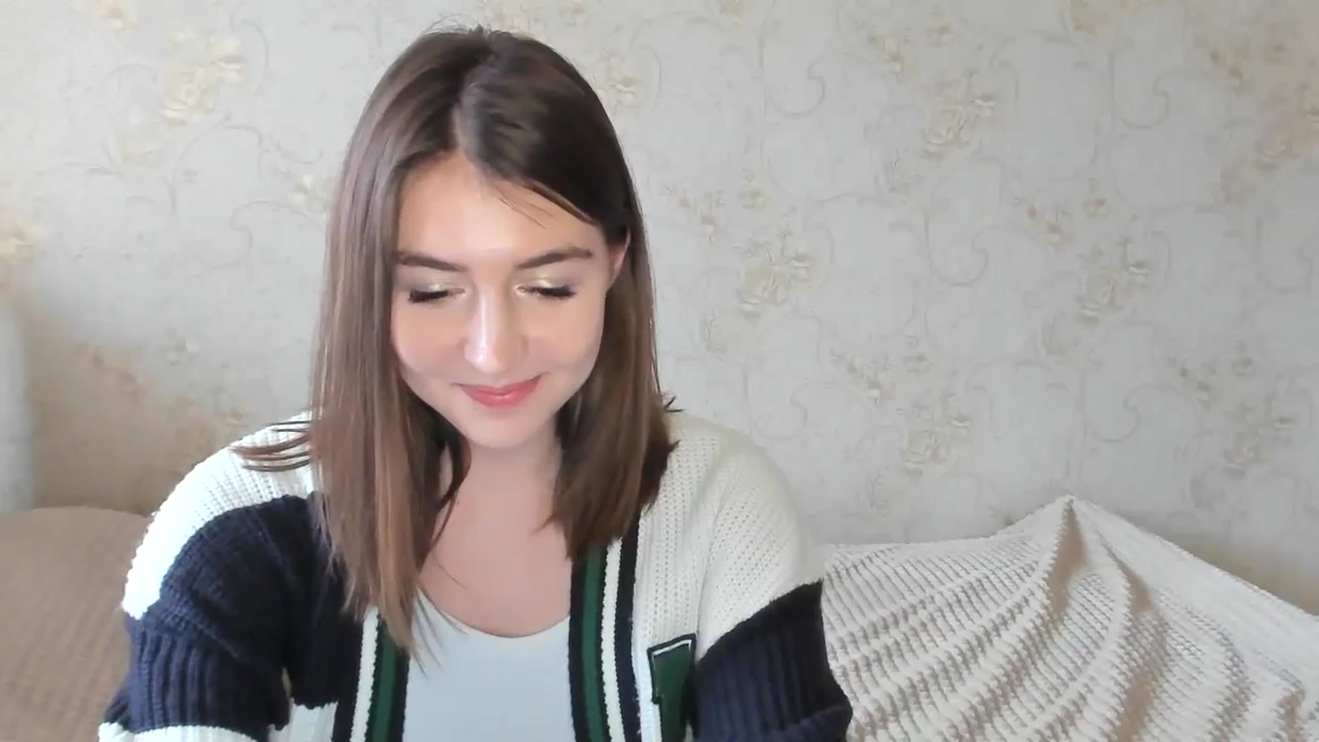 Gallery image thumbnail from lifethebest's myfreecams stream on, 09/23/2024, 08:08 image 15 of 20