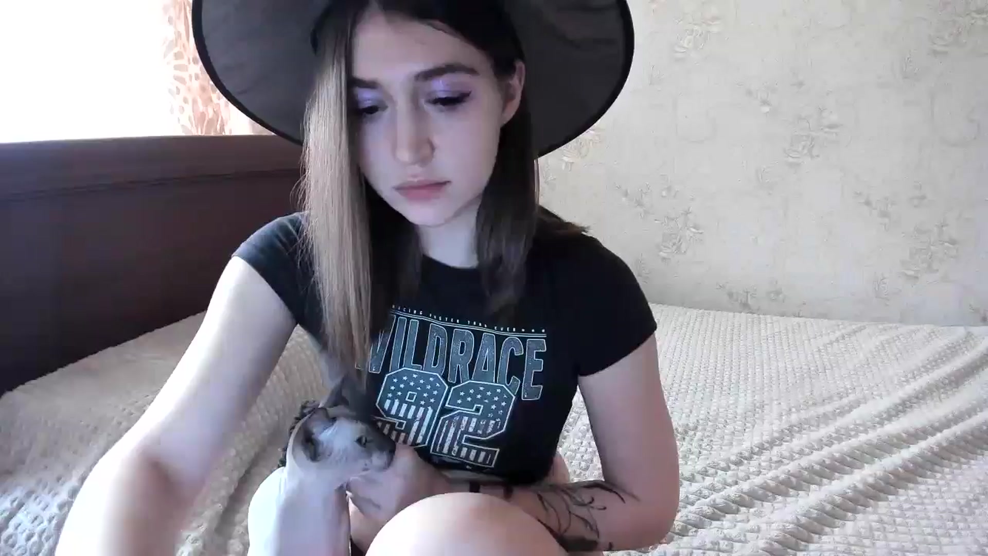Gallery image thumbnail from lifethebest's myfreecams stream on, 10/23/2024, 08:08 image 12 of 20