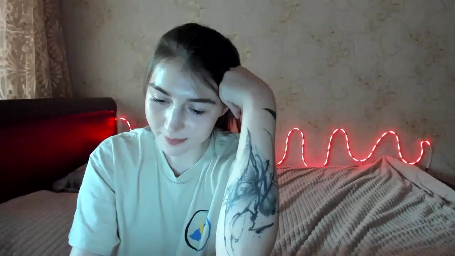 Gallery image thumbnail from lifethebest's myfreecams stream on, 12/17/2024, 09:20 image 11 of 20
