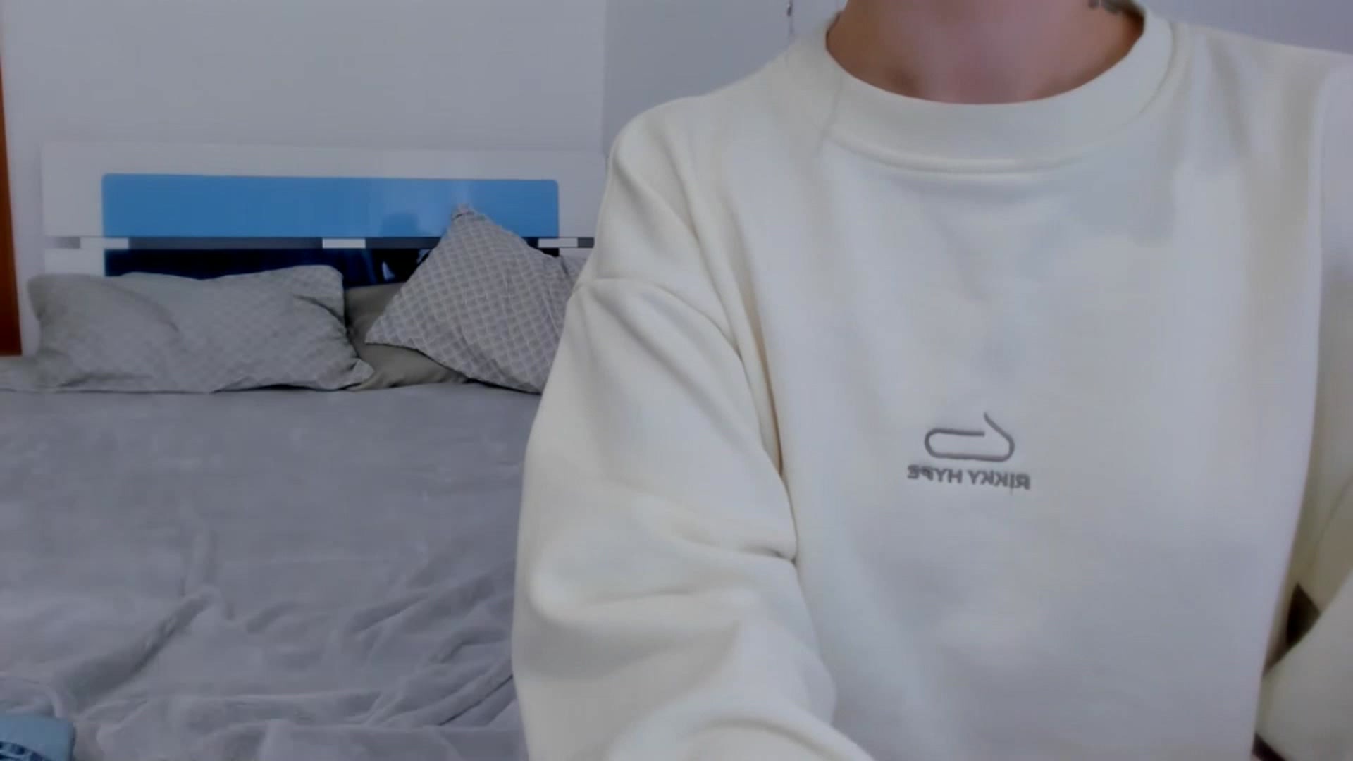 Gallery image thumbnail from light_ning_'s myfreecams stream on, 12/01/2022, 12:38 image 15 of 20