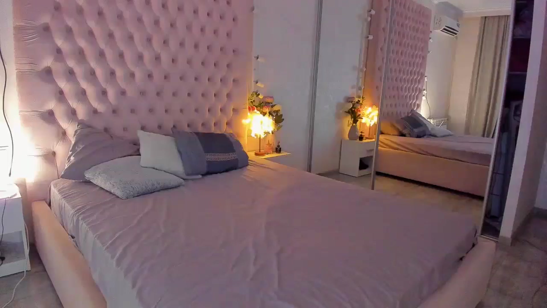 Gallery image thumbnail from like_pie_'s myfreecams stream on, 10/10/2023, 18:16 image 1 of 20