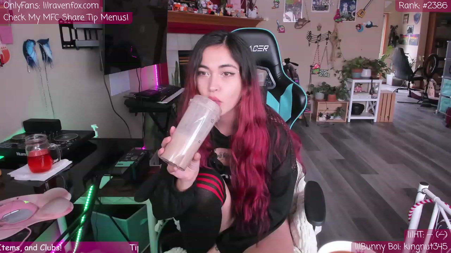 Gallery image thumbnail from lilRavenFox's myfreecams stream on, 04/22/2023, 19:42 image 1 of 20
