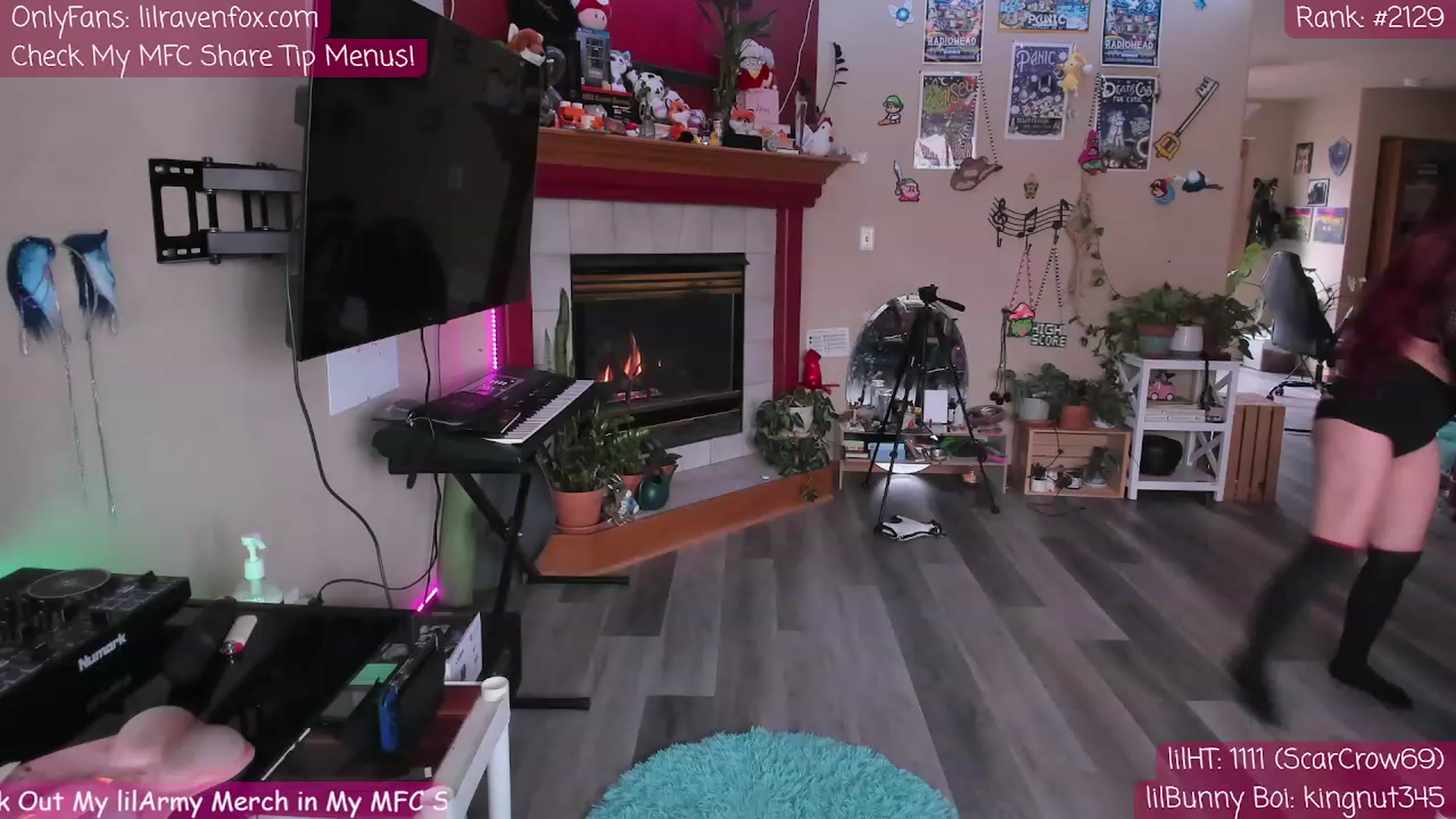 Gallery image thumbnail from lilRavenFox's myfreecams stream on, 04/22/2023, 19:42 image 19 of 20