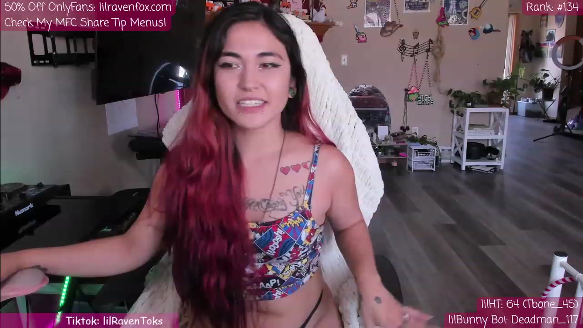 Gallery image thumbnail from lilRavenFox's myfreecams stream on, 05/03/2023, 20:40 image 18 of 20