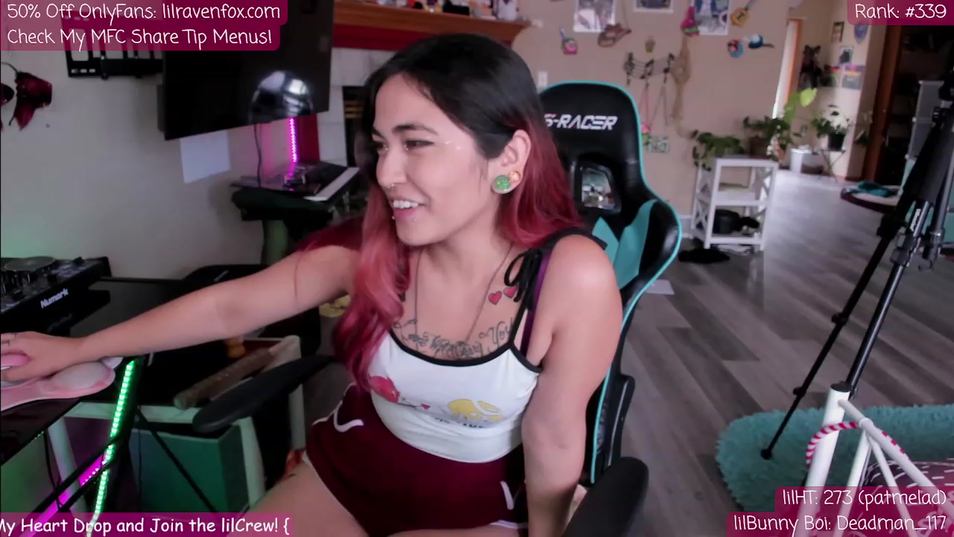 Gallery image thumbnail from lilRavenFox's myfreecams stream on, 05/05/2023, 20:44 image 9 of 20