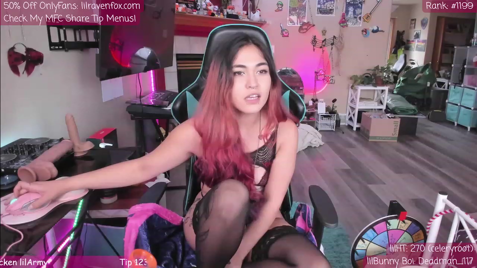Gallery image thumbnail from lilRavenFox's myfreecams stream on, 05/13/2023, 21:38 image 2 of 20