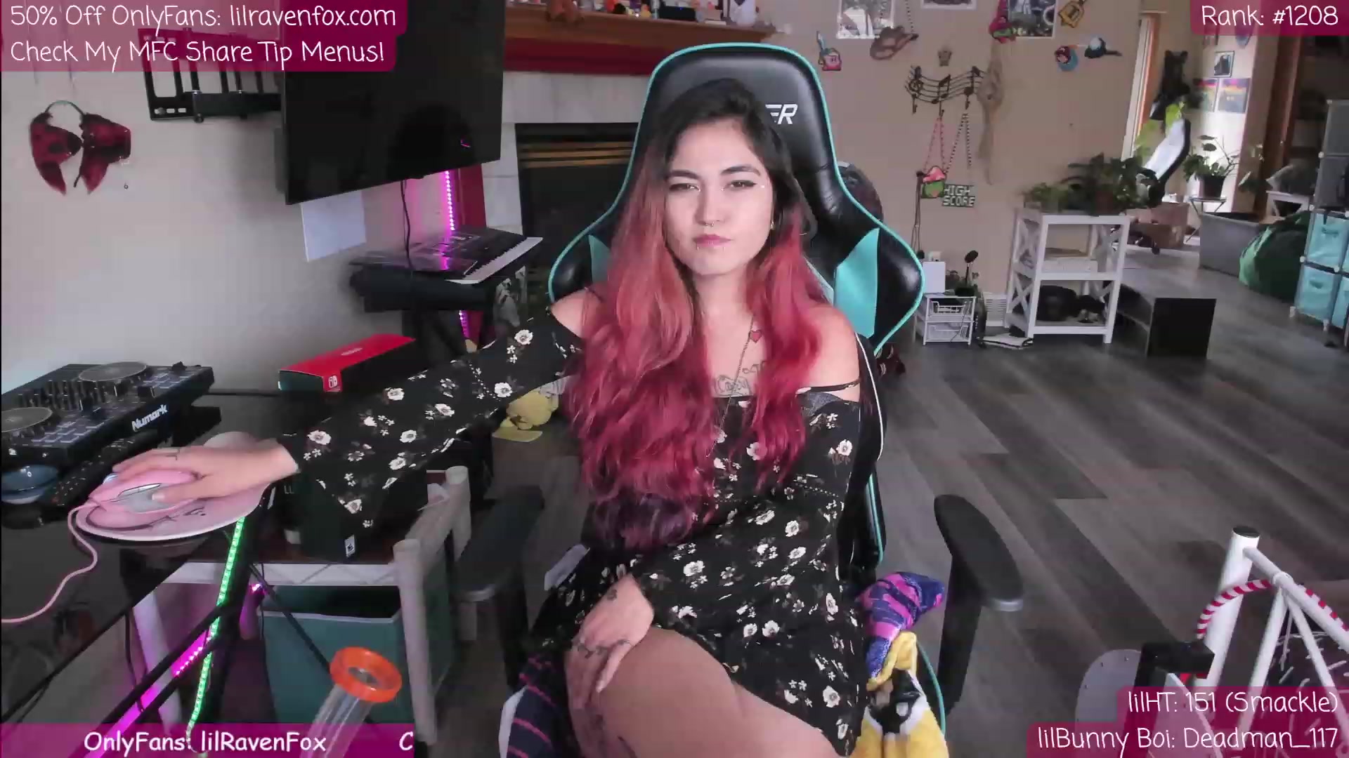 Gallery image thumbnail from lilRavenFox's myfreecams stream on, 05/14/2023, 21:04 image 8 of 20
