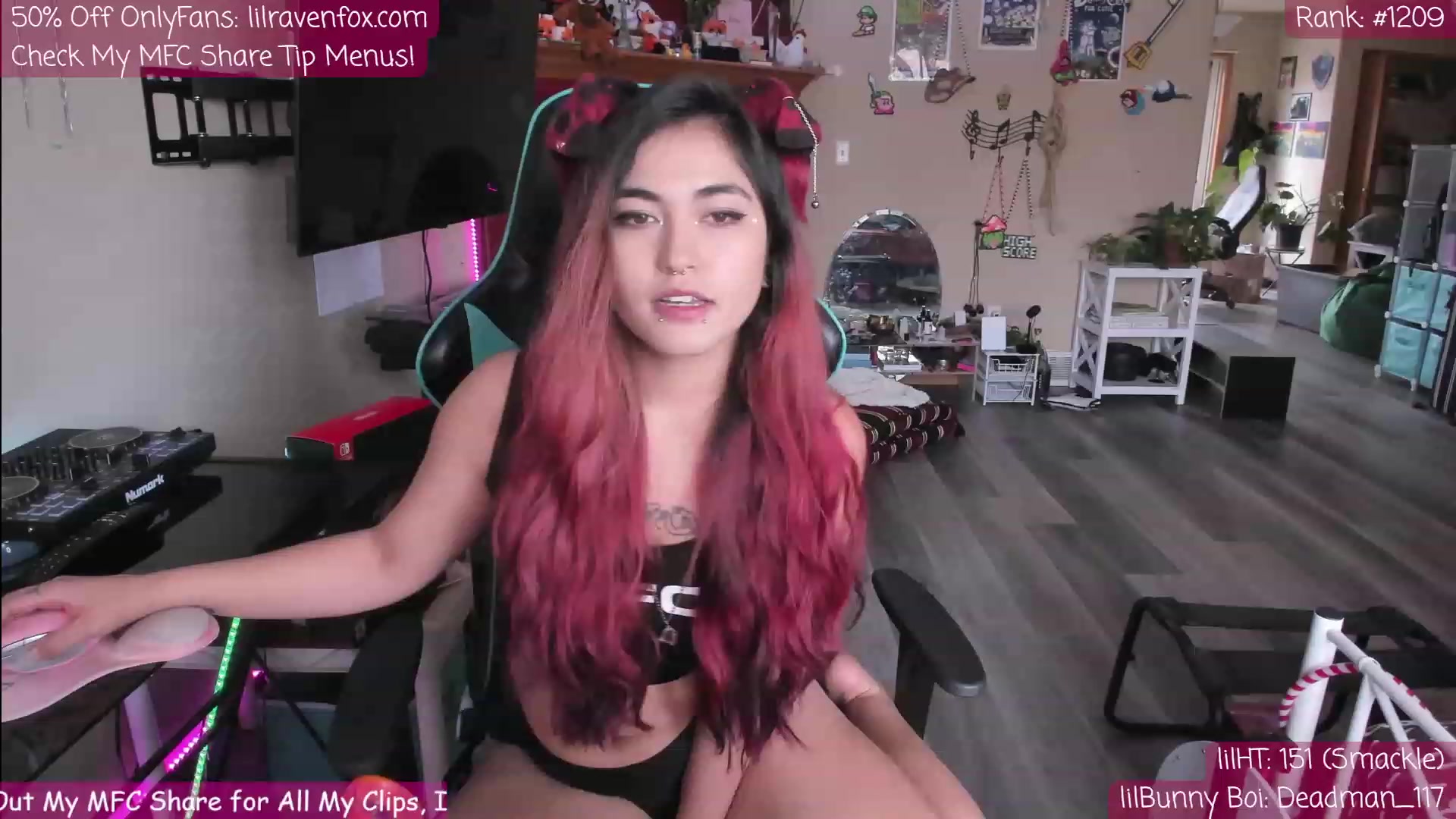 Gallery image thumbnail from lilRavenFox's myfreecams stream on, 05/14/2023, 21:04 image 16 of 20